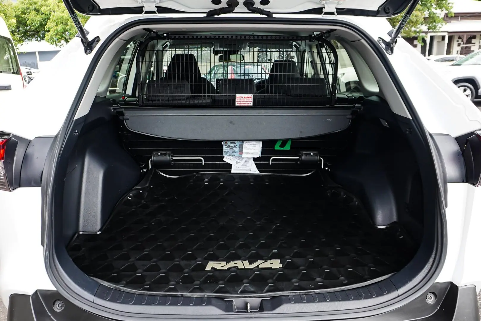 2020 Toyota RAV4 Gallery Image 9