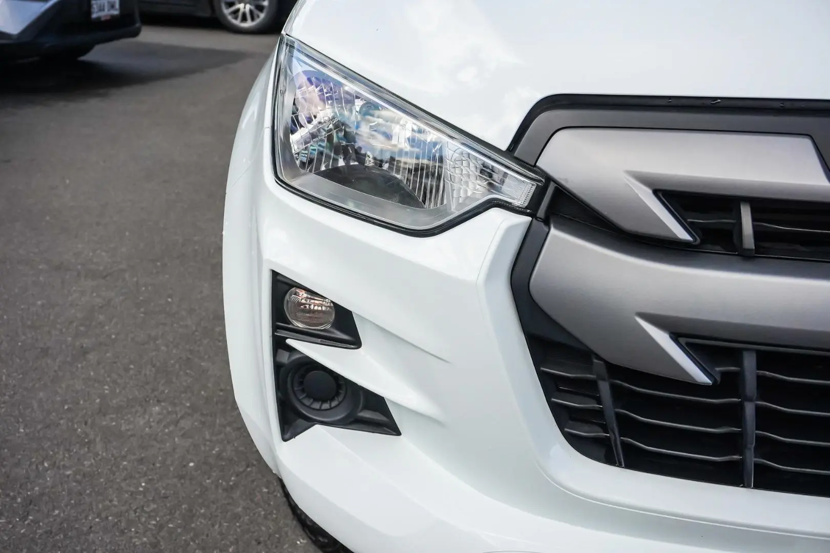 2021 Isuzu D-MAX Gallery Image 11