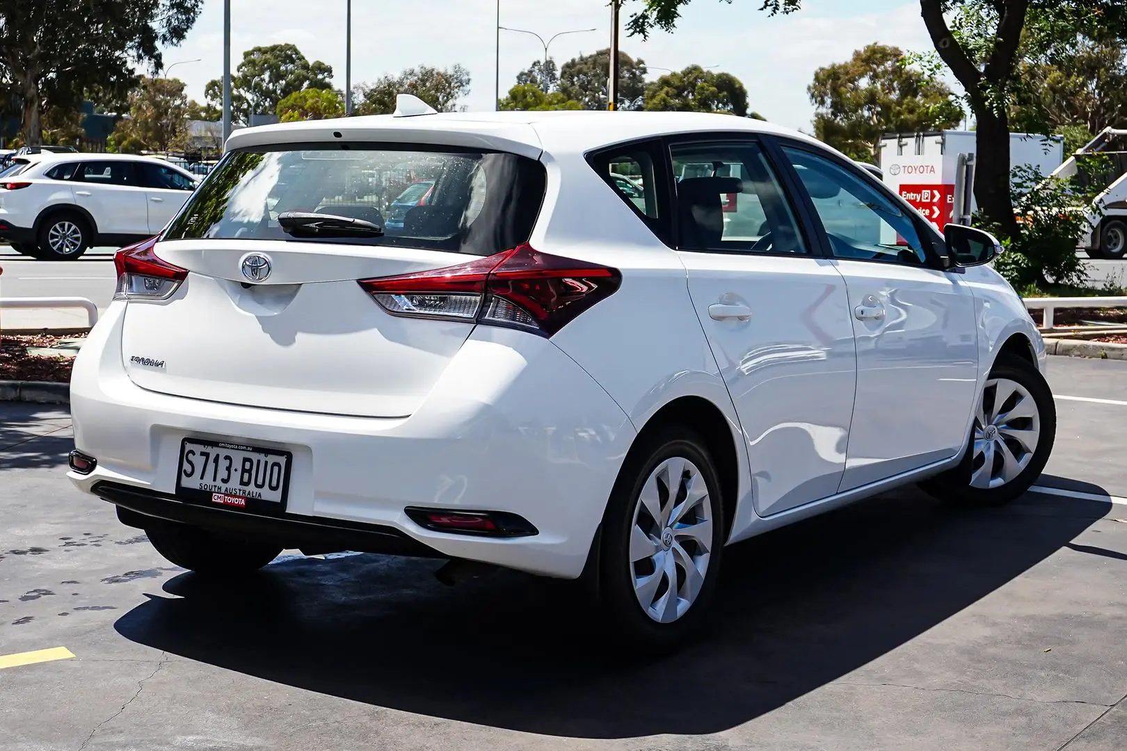 2018 Toyota Corolla Gallery Image 3