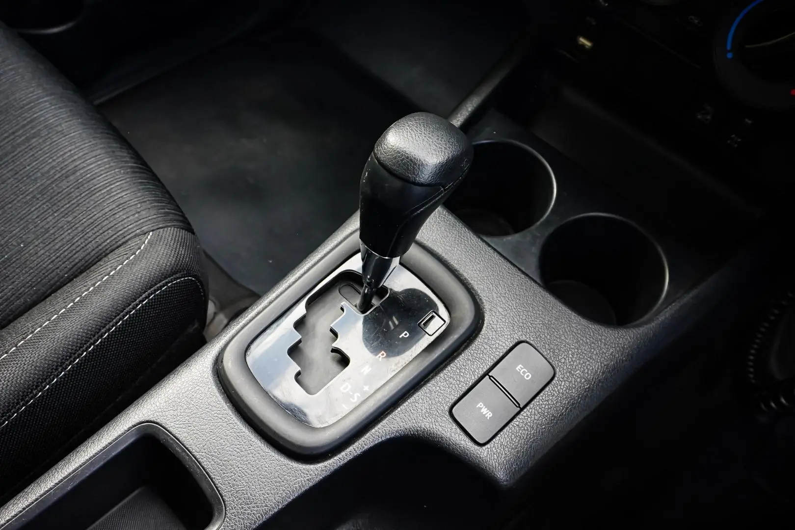 2022 Toyota Hilux Gallery Image 17