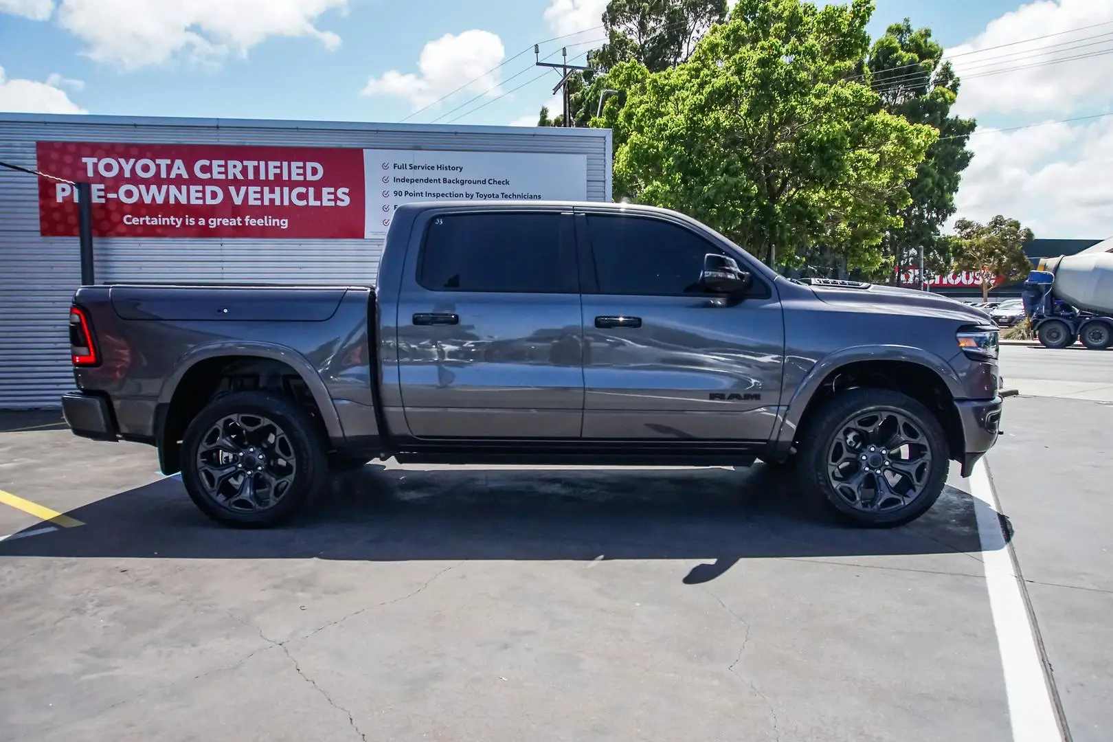 2023 Ram 1500 Gallery Image 3