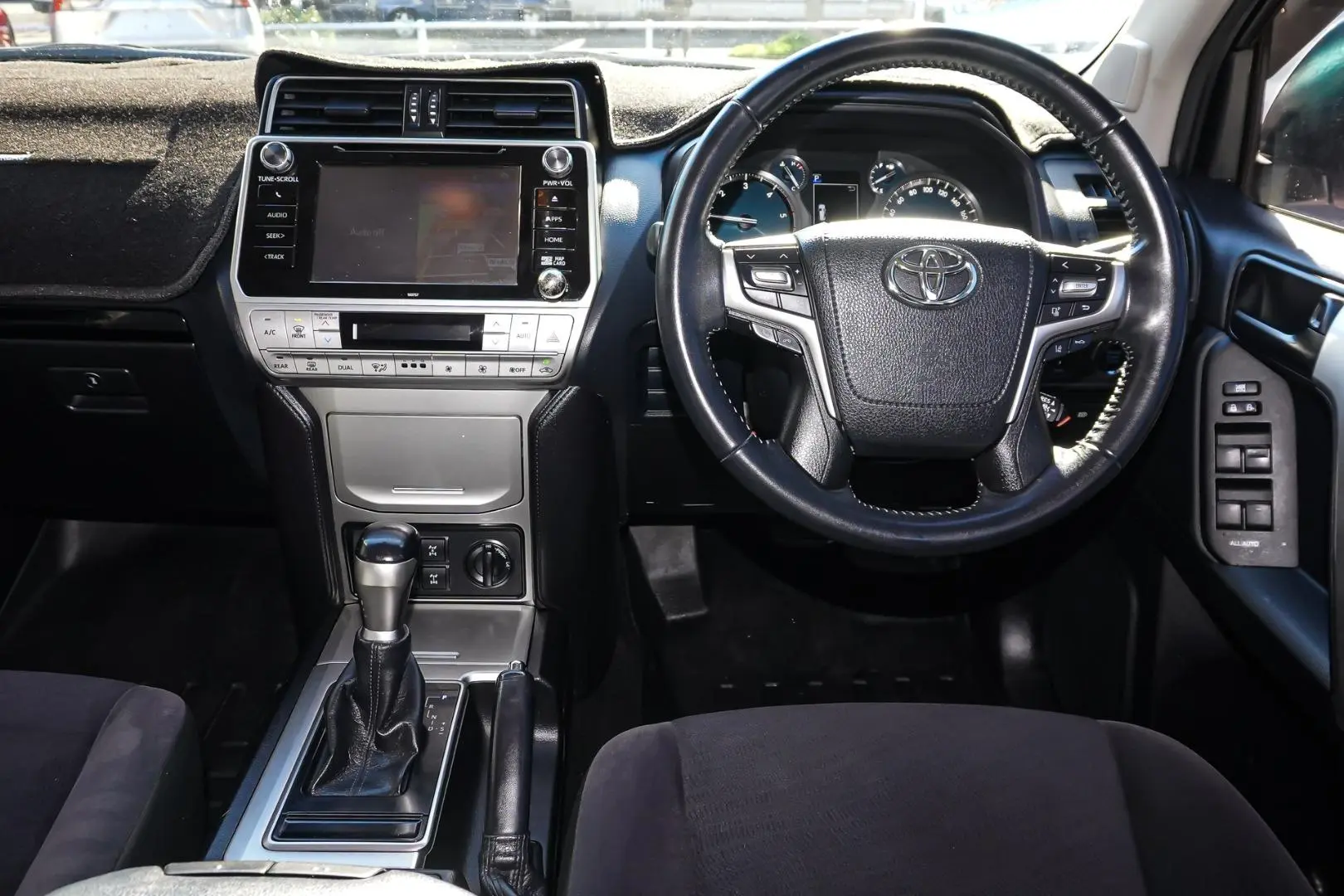 2017 Toyota Landcruiser Prado Gallery Image 8
