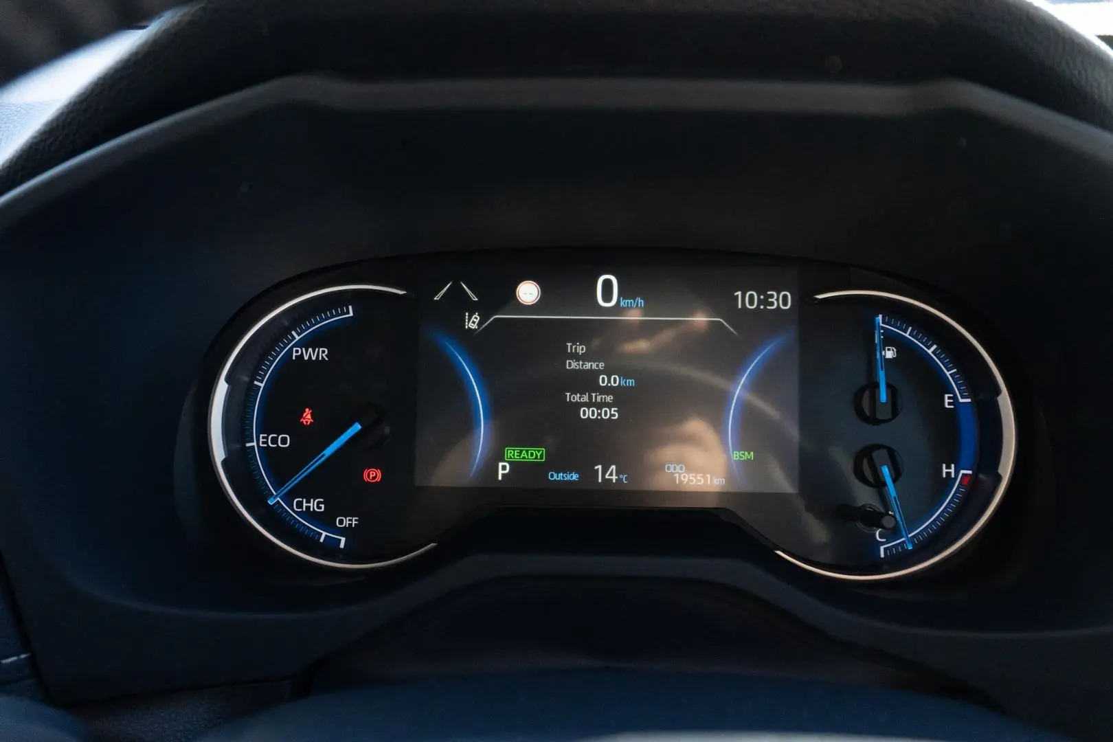 2025 Toyota RAV4 Gallery Image 17