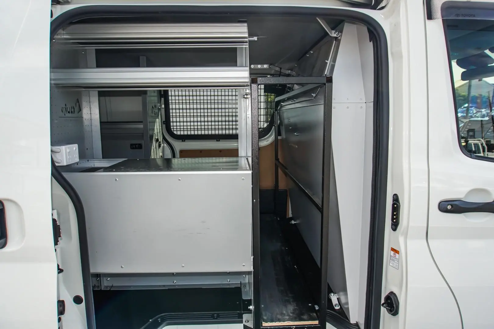 2019 Toyota Hiace Gallery Image 7