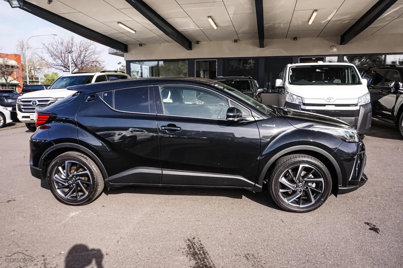 2023 Toyota C-HR Image 4