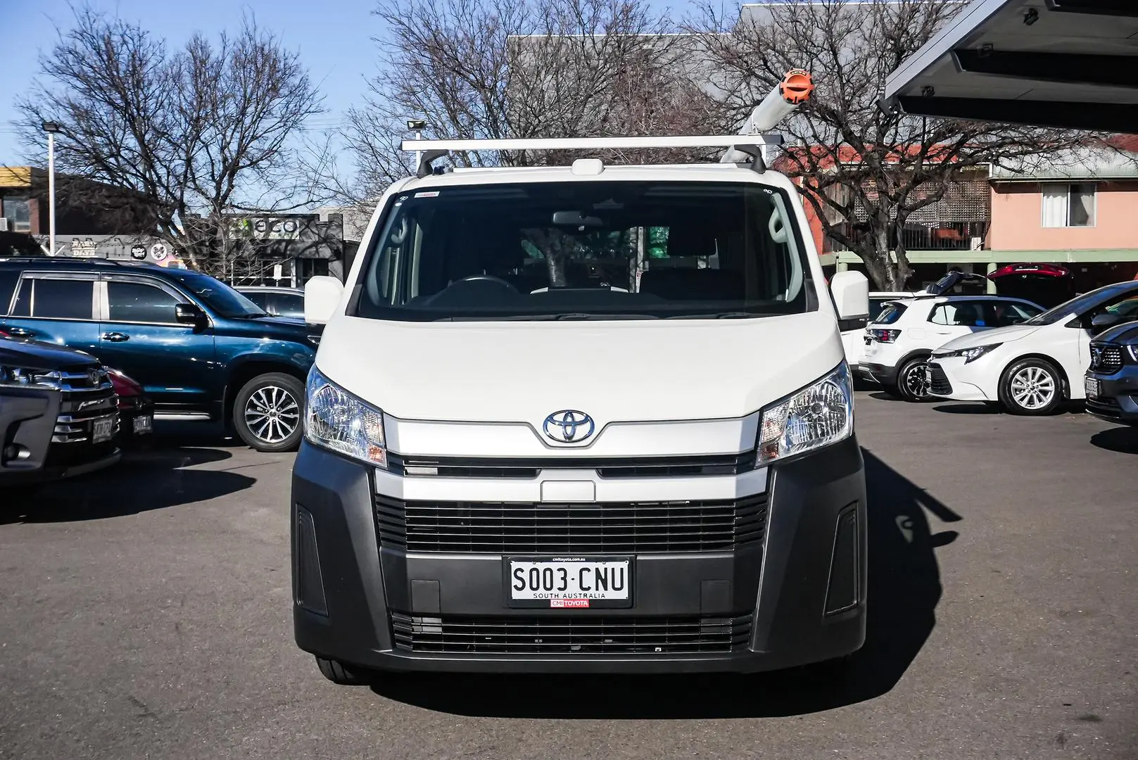 2021 Toyota Hiace Gallery Image 5
