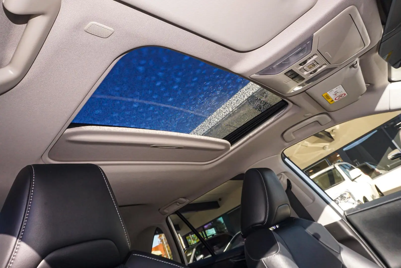 2022 Toyota RAV4 Gallery Image 25