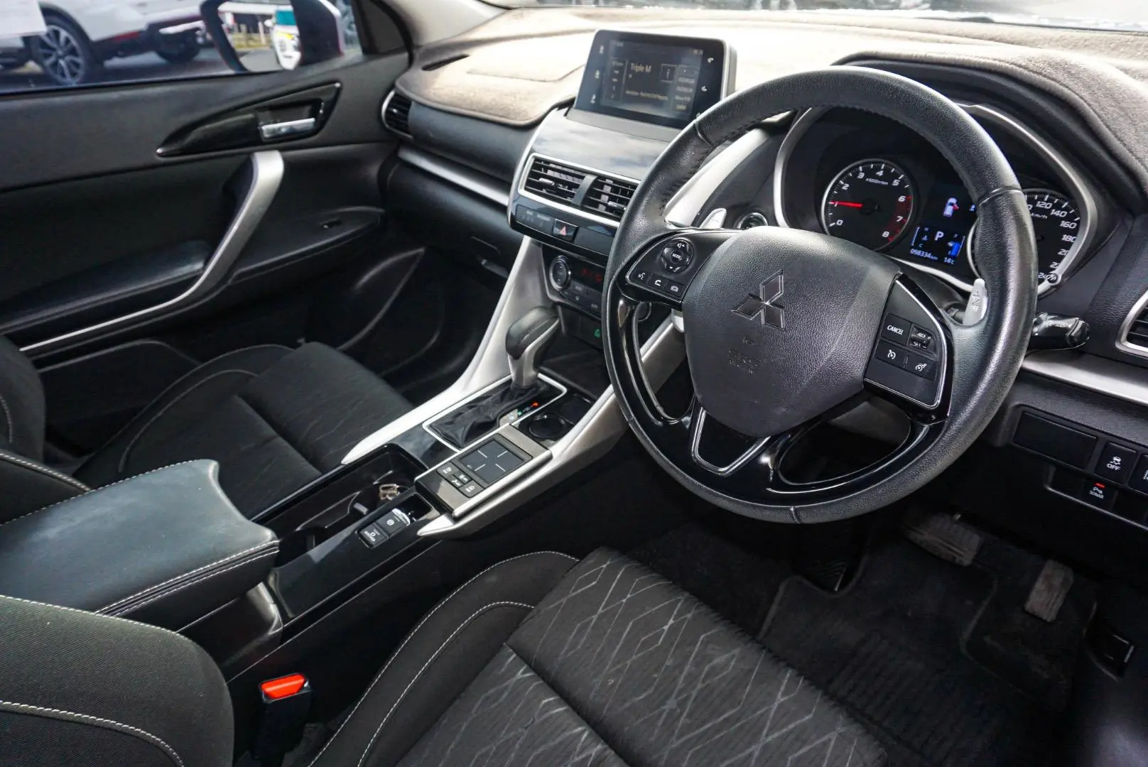 2020 Mitsubishi Eclipse Cross Gallery Image 7