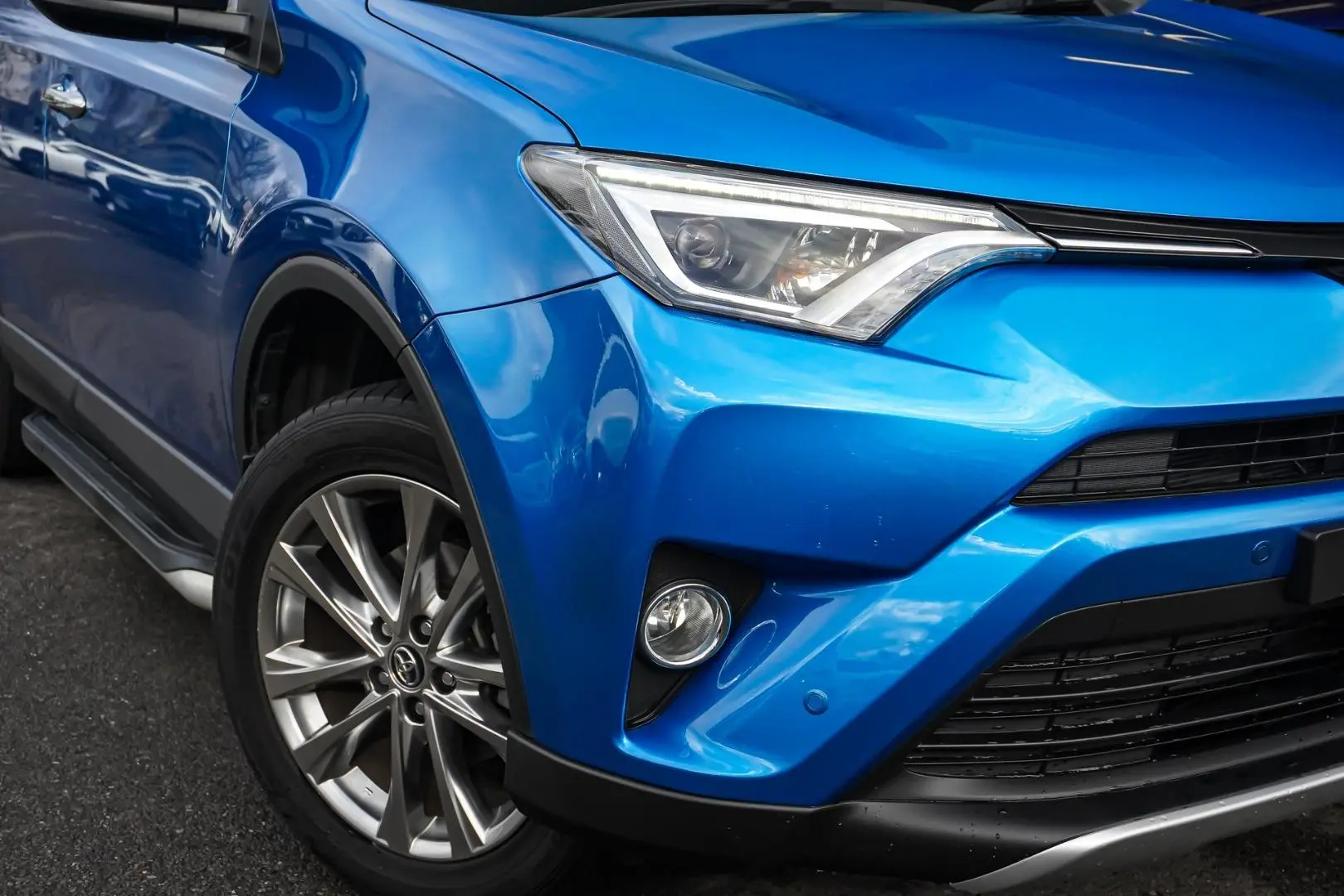 2016 Toyota RAV4 Gallery Image 12