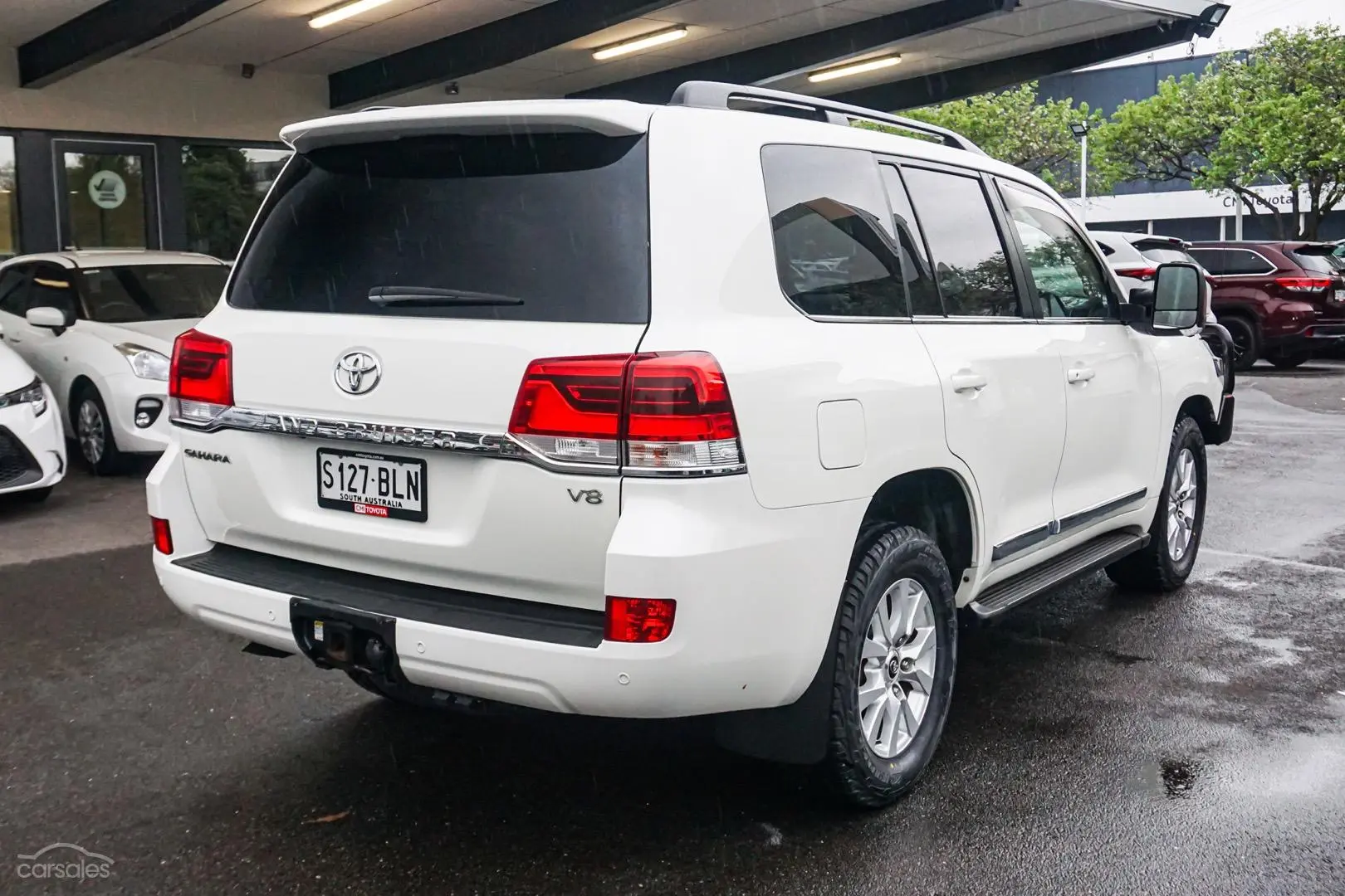 2016 Toyota Landcruiser Image 2