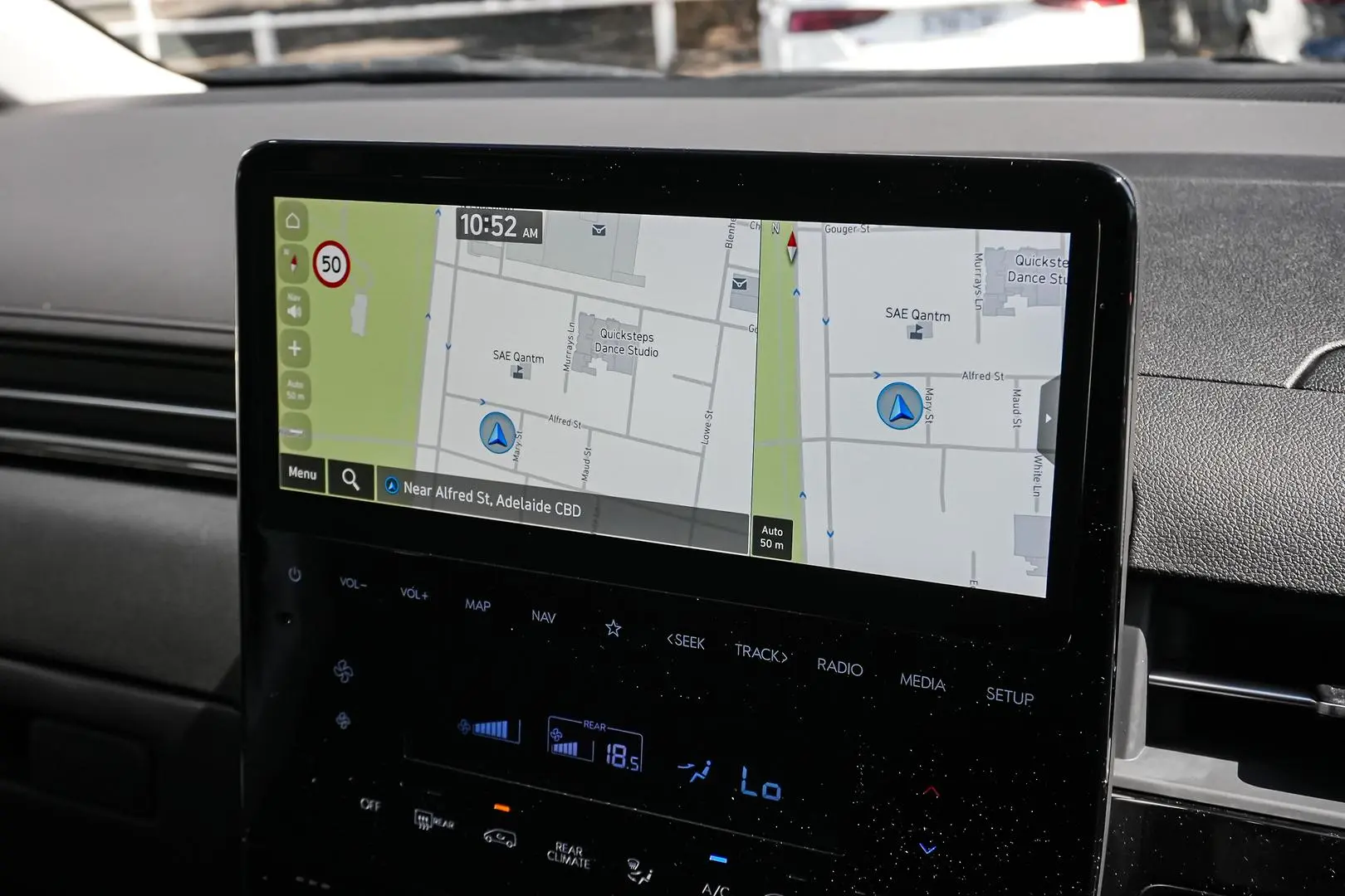 2024 Hyundai STARIA Gallery Image 18