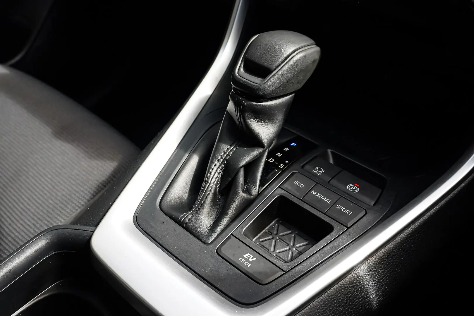 2020 Toyota RAV4 Gallery Image 19