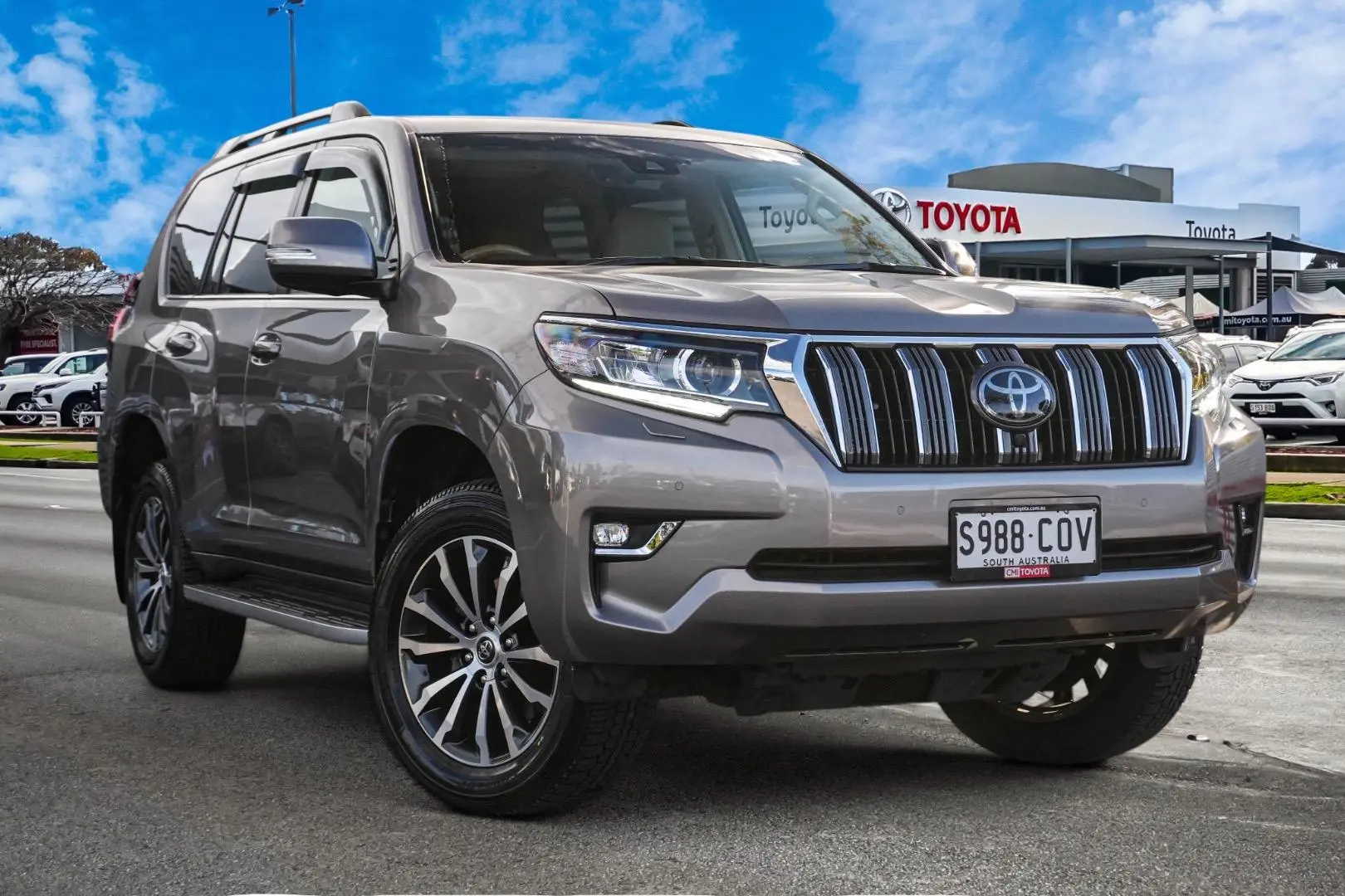 2022 Toyota Landcruiser Prado Gallery Image 1