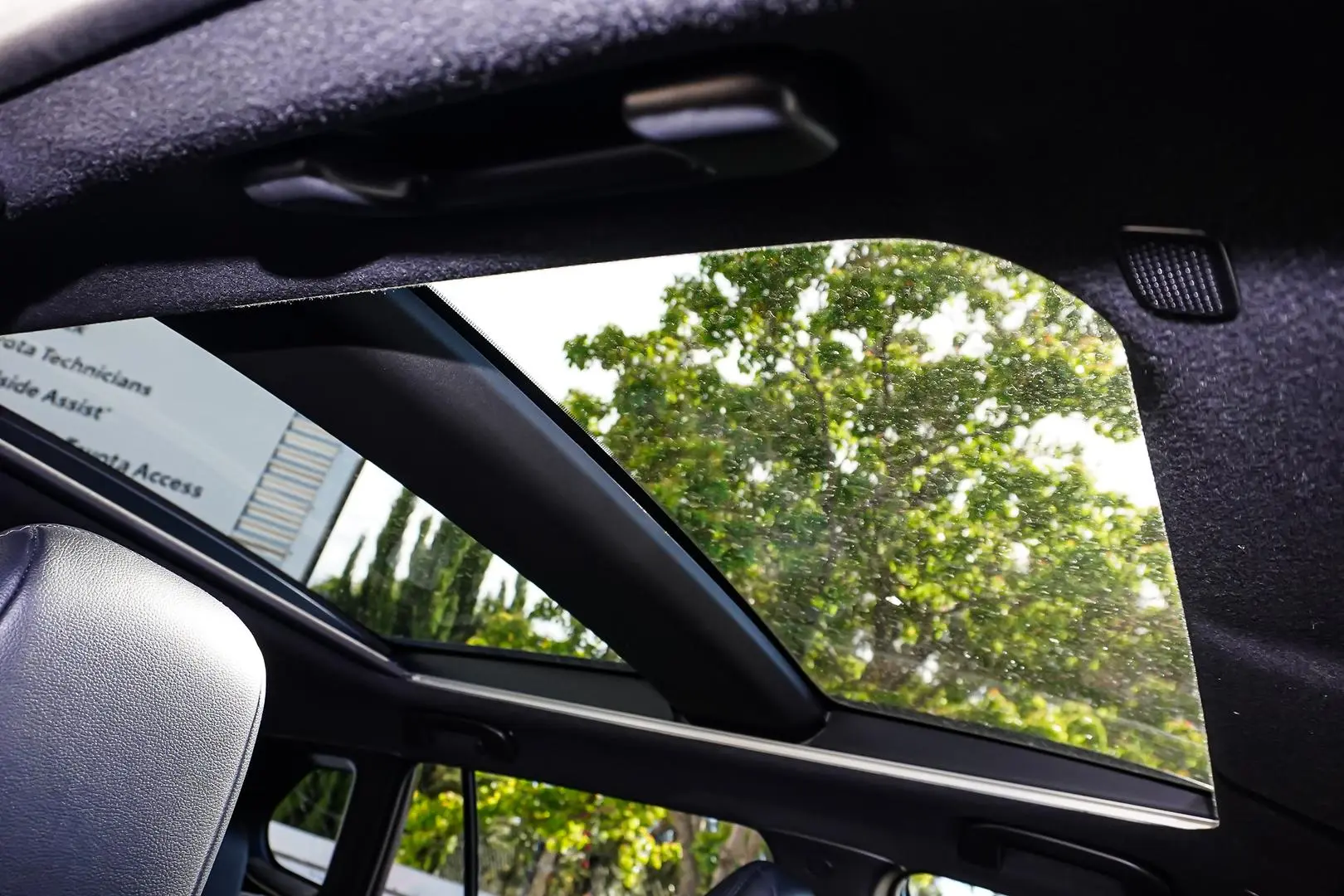 2024 Toyota Corolla Cross Gallery Image 8