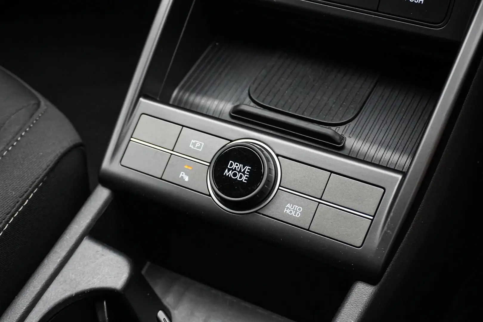 2024 Hyundai Kona Gallery Image 18