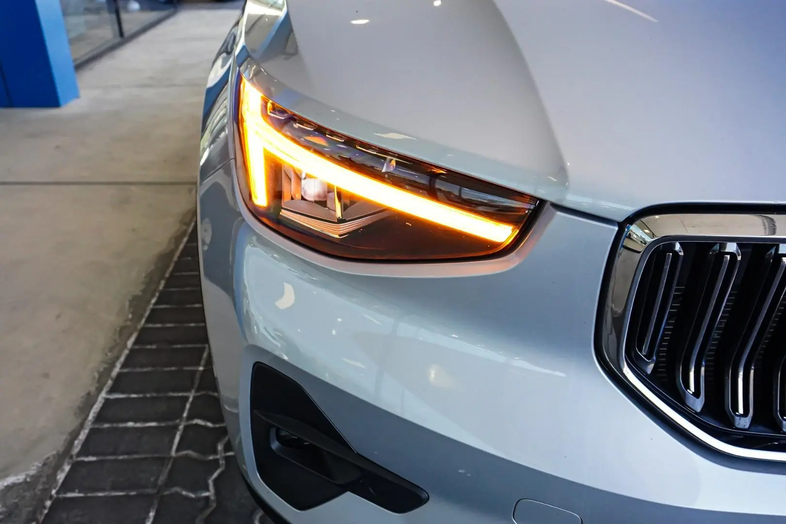 2023 Volvo XC40 Gallery Image 13