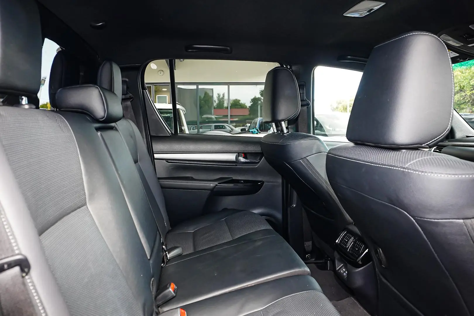2025 Toyota Hilux Gallery Image 8