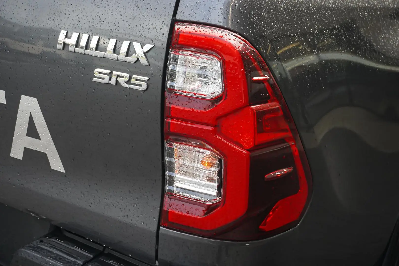 2021 Toyota Hilux Gallery Image 12