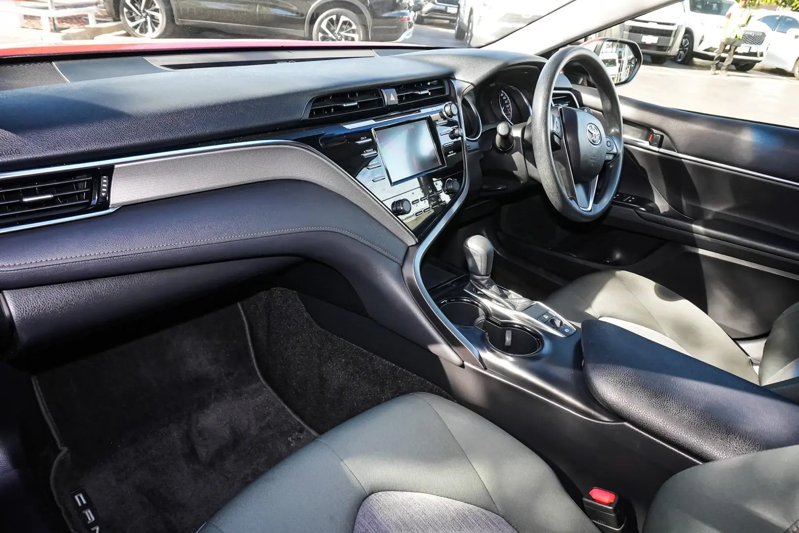 2018 Toyota Camry Gallery Image 10