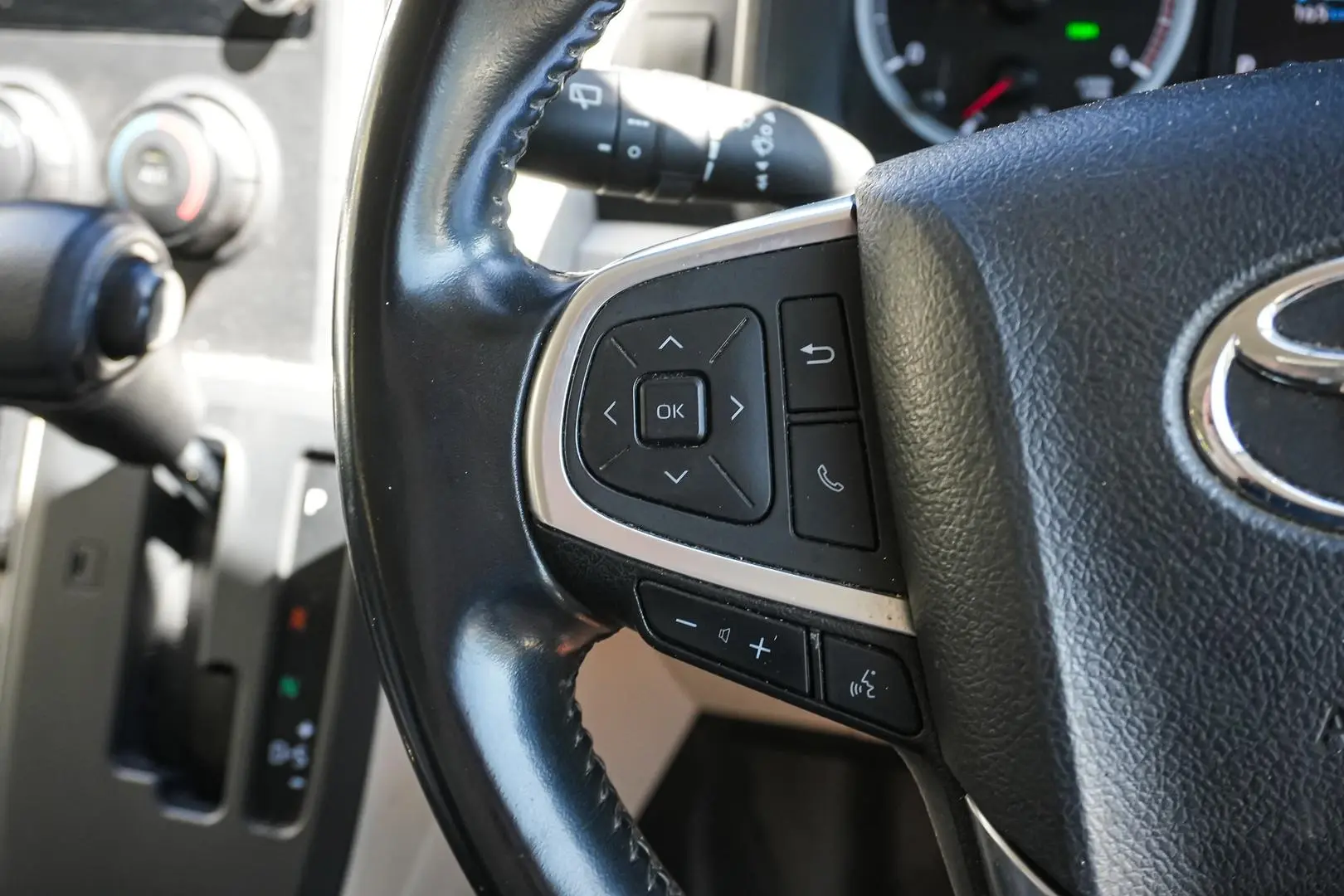 2020 Toyota Hiace Gallery Image 18