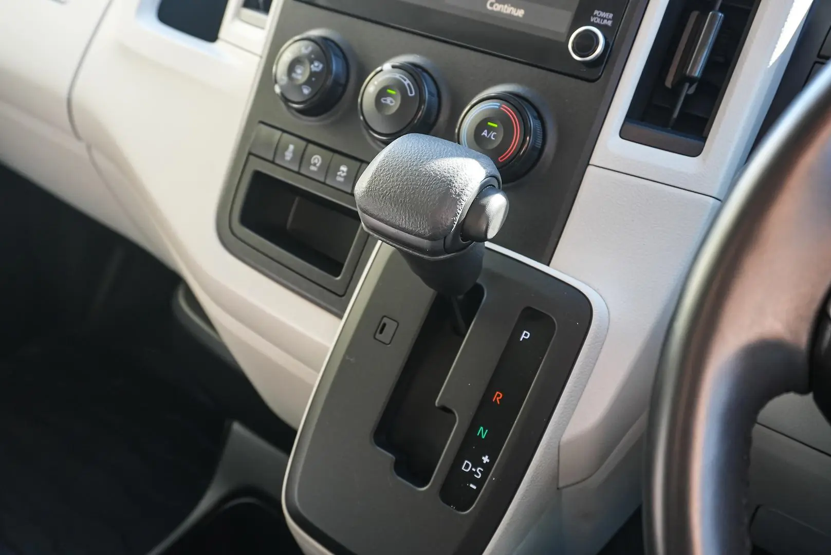 2021 Toyota Hiace Gallery Image 18