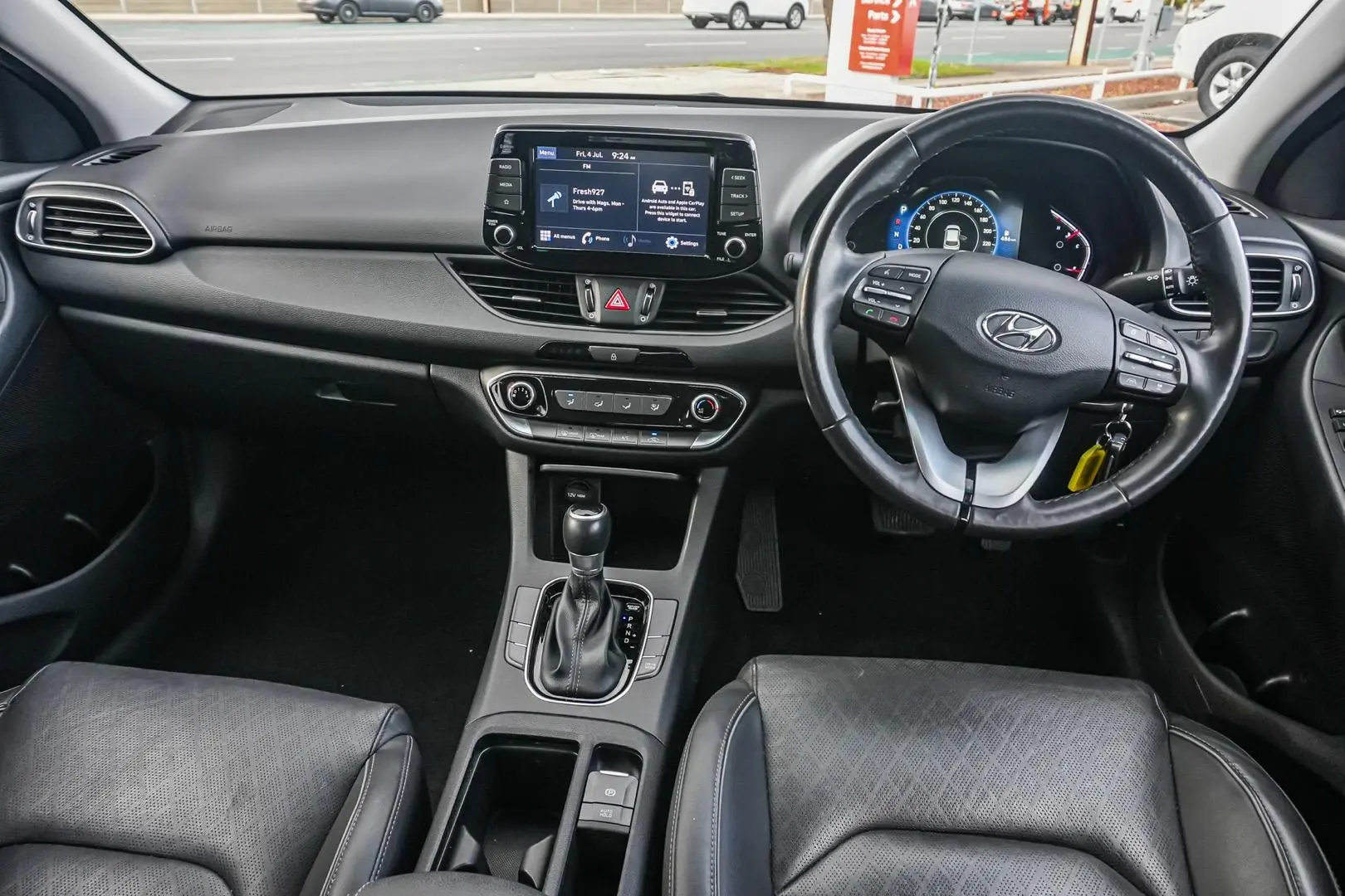 2022 Hyundai i30 Gallery Image 9