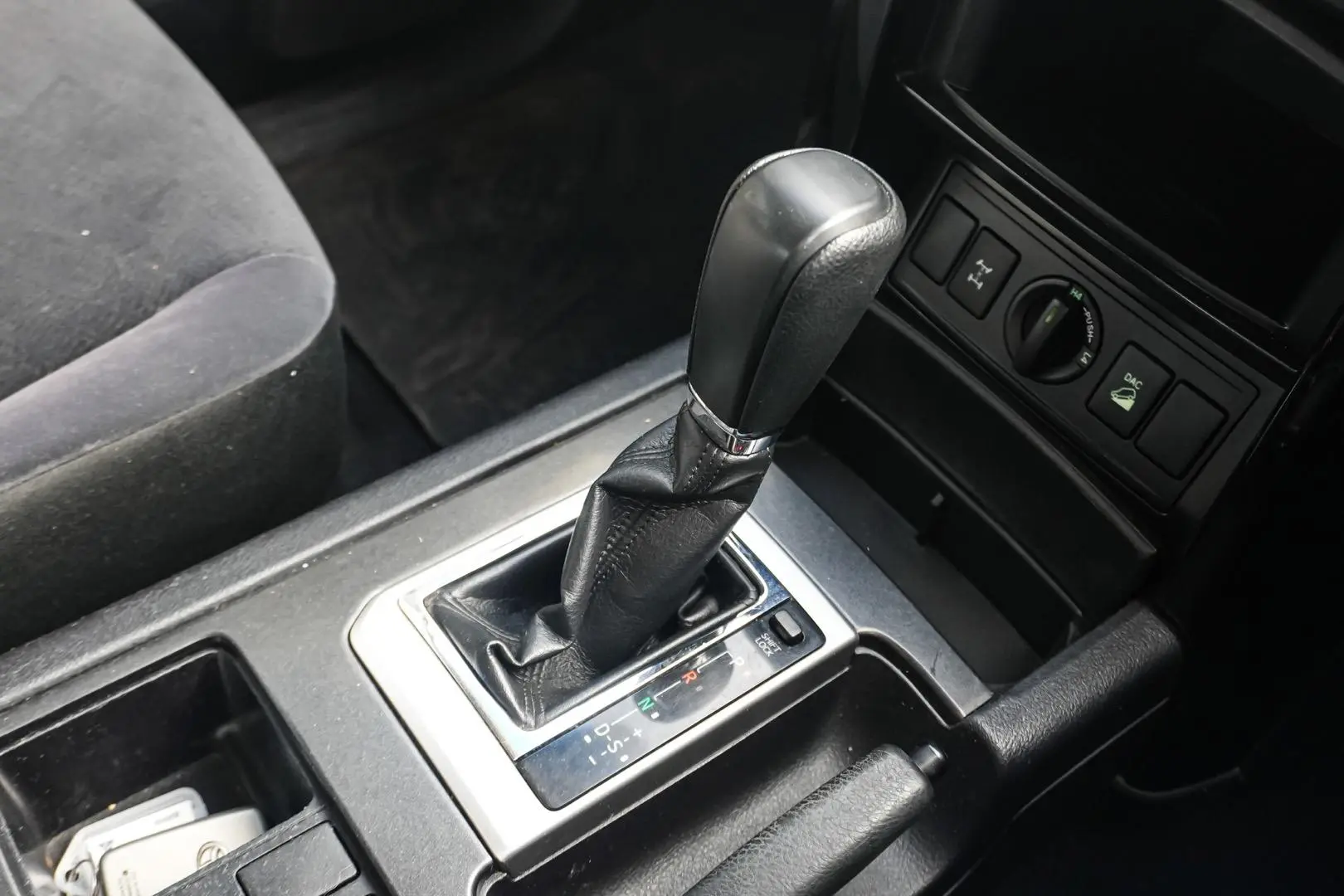 2015 Toyota Landcruiser Prado Gallery Image 17