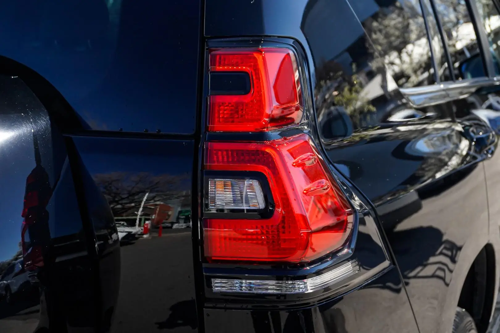 2023 Toyota Landcruiser Prado Gallery Image 13