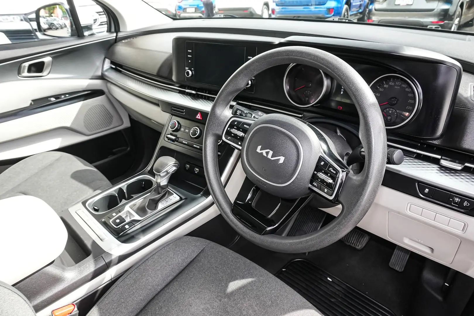 2022 Kia Carnival Gallery Image 15