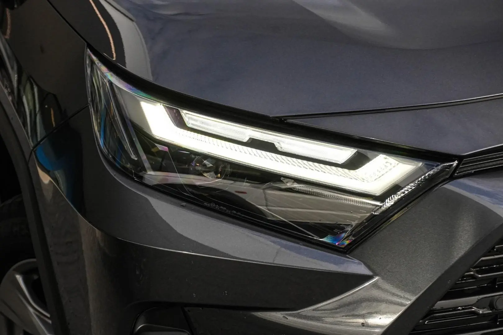 2025 Toyota RAV4 Gallery Image 12