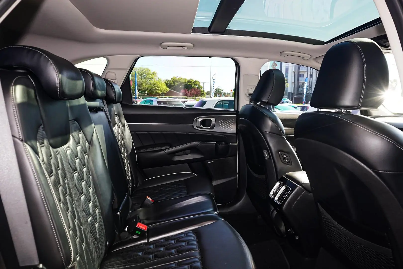 2020 Kia Sorento Gallery Image 9