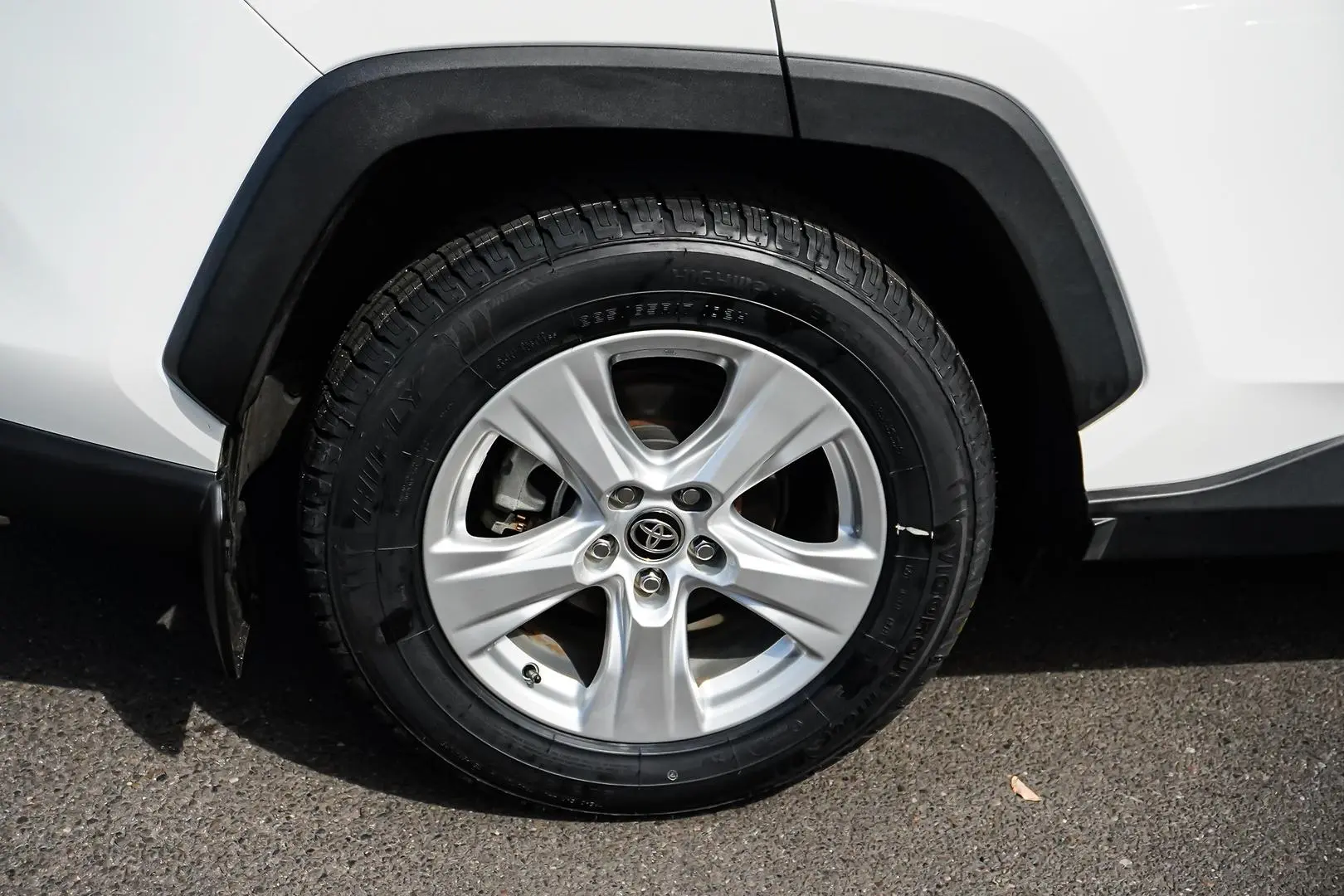 2020 Toyota RAV4 Gallery Image 17