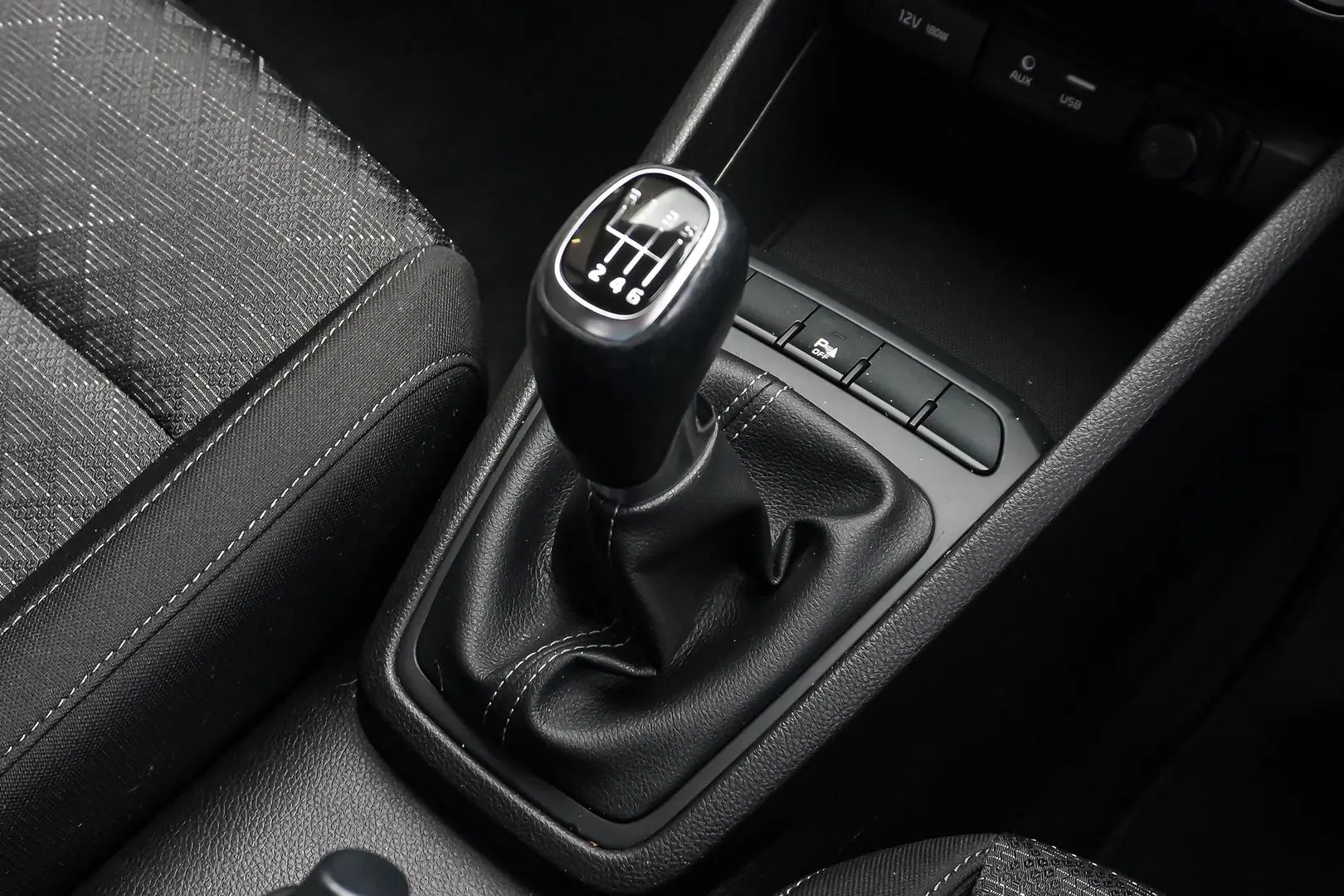2020 Kia Rio Gallery Image 19