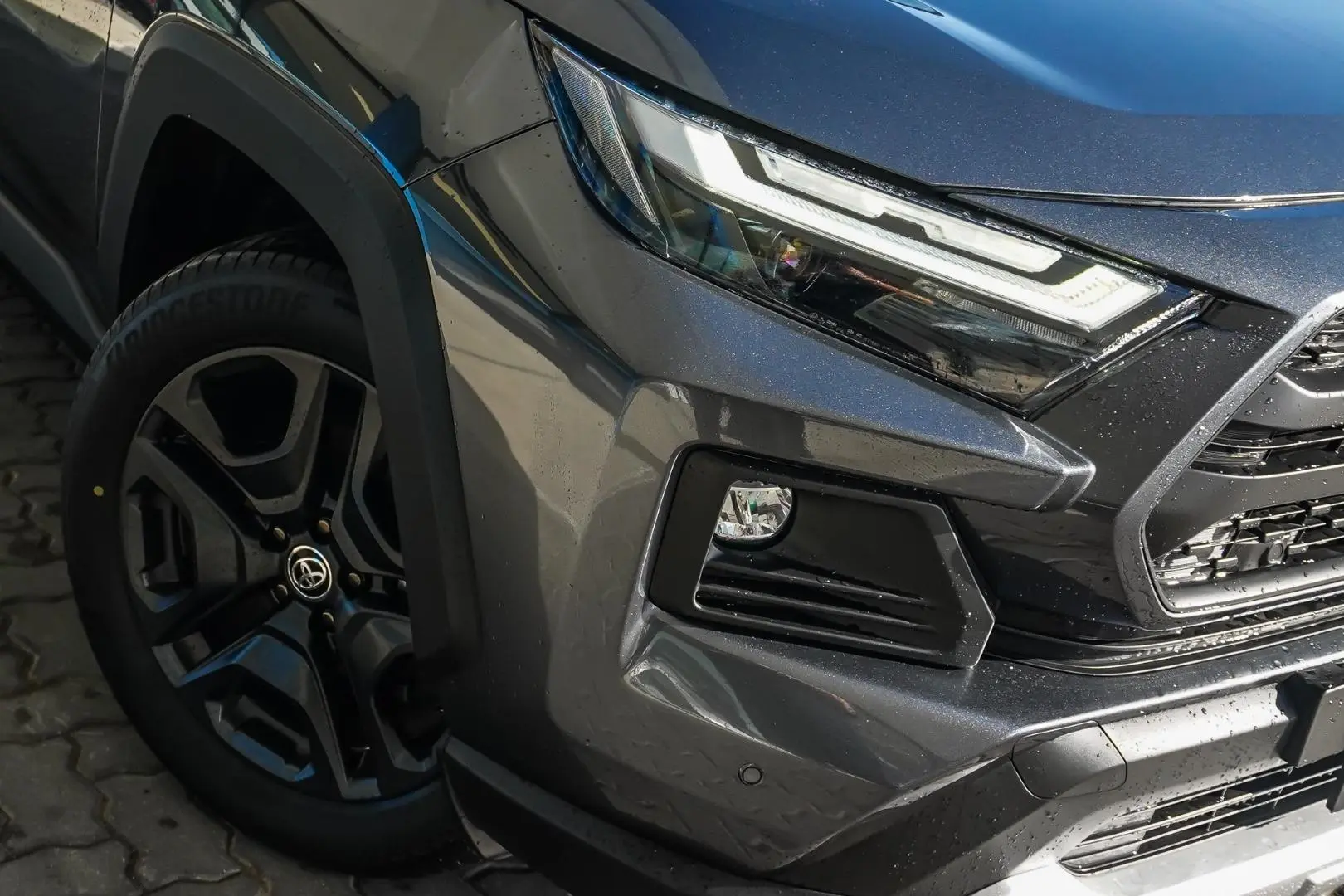 2023 Toyota RAV4 Gallery Image 13