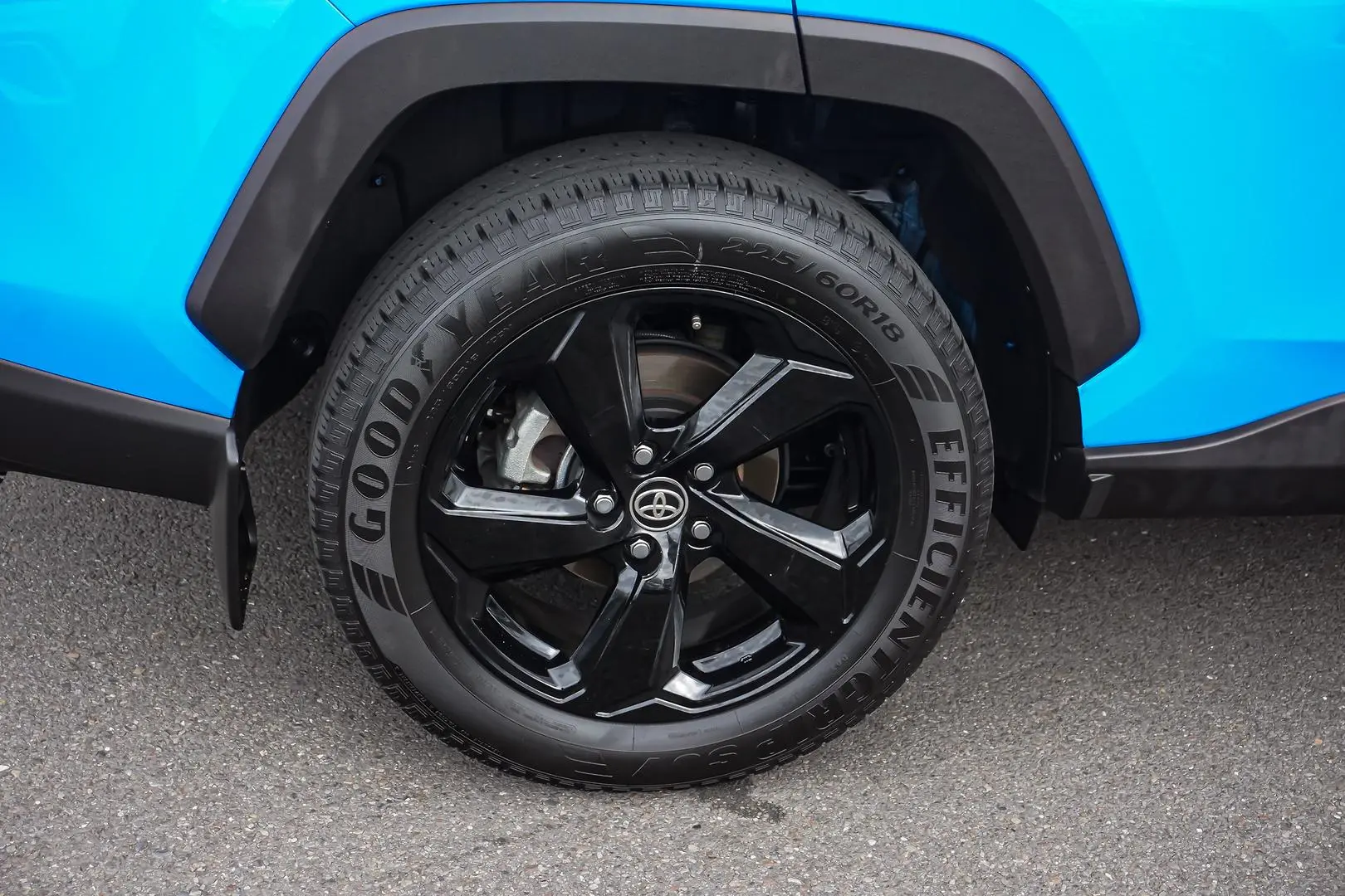 2020 Toyota RAV4 Gallery Image 16