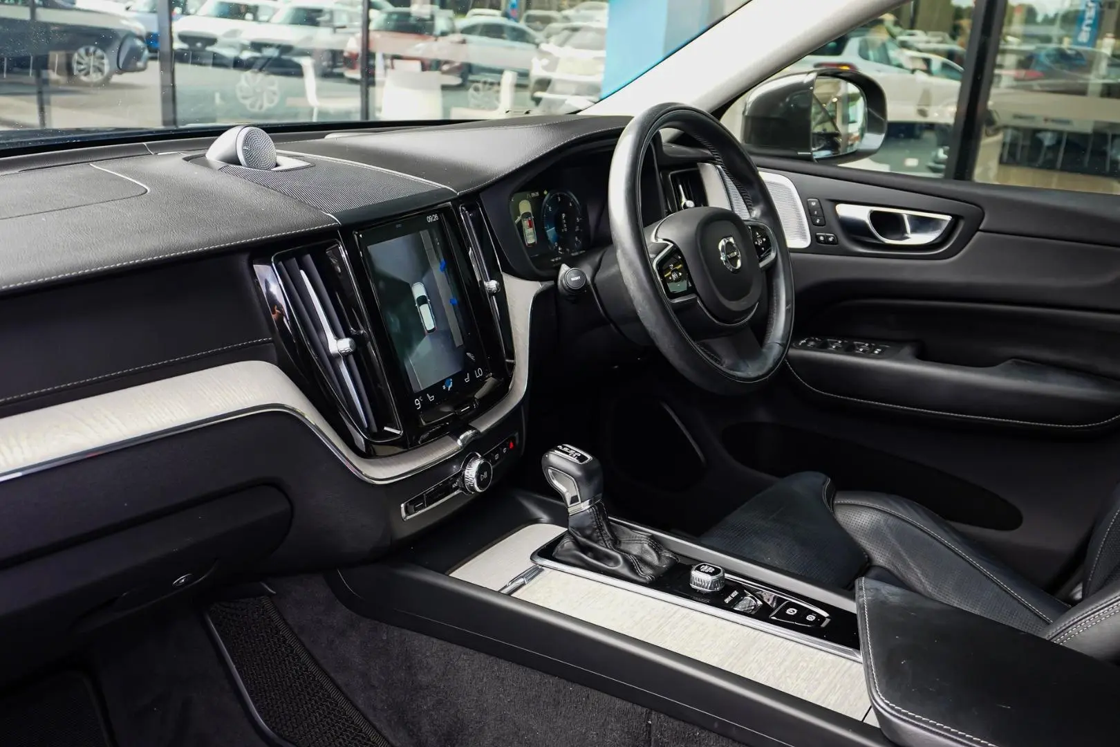 2020 Volvo XC60 Gallery Image 12