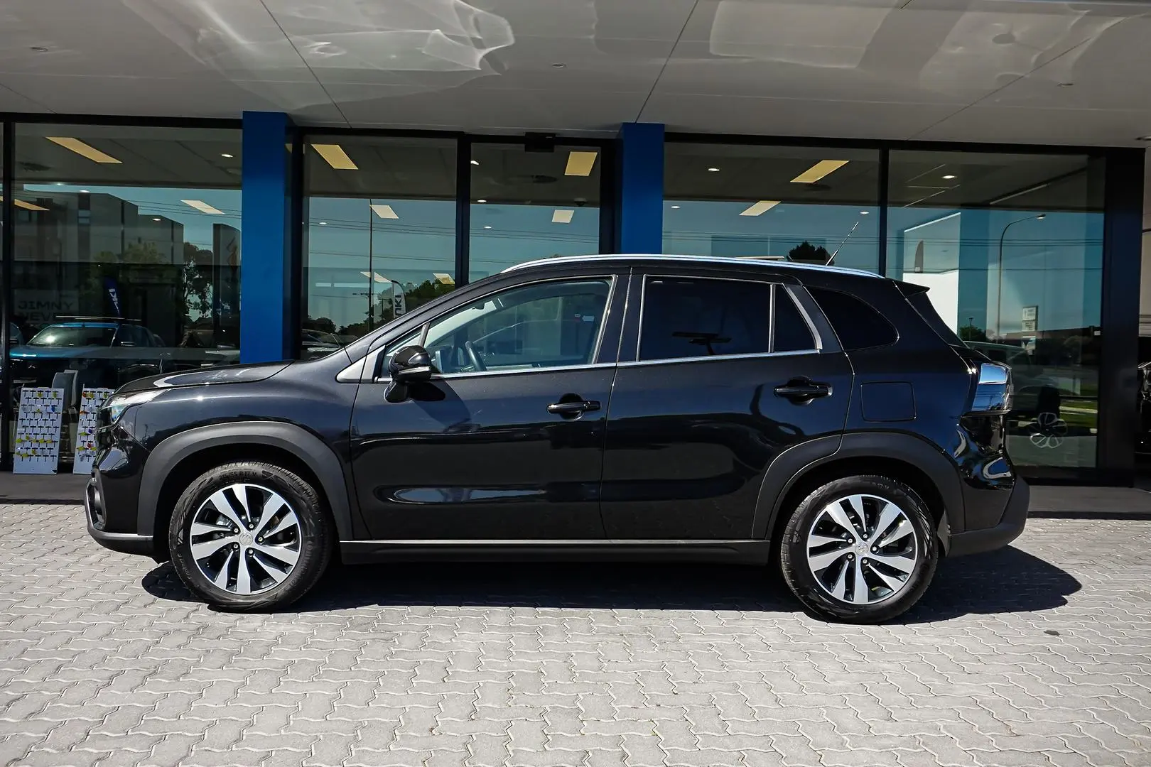 2023 Suzuki S-Cross Gallery Image 4