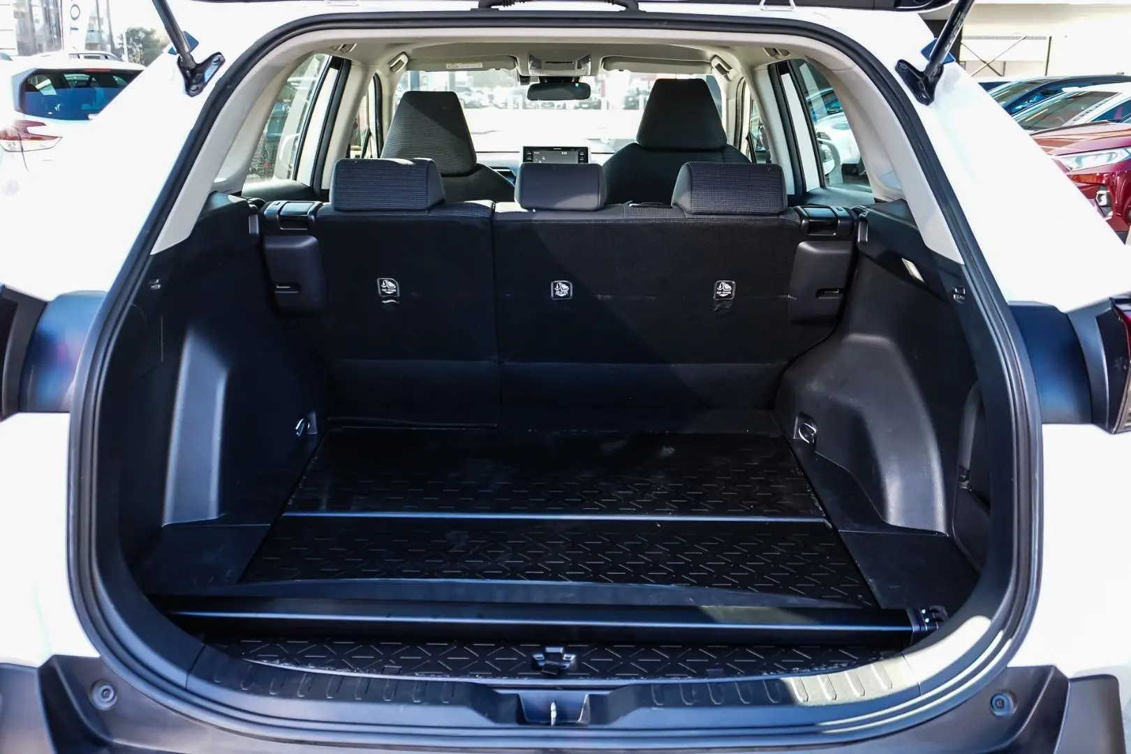 2022 Toyota RAV4 Gallery Image 9