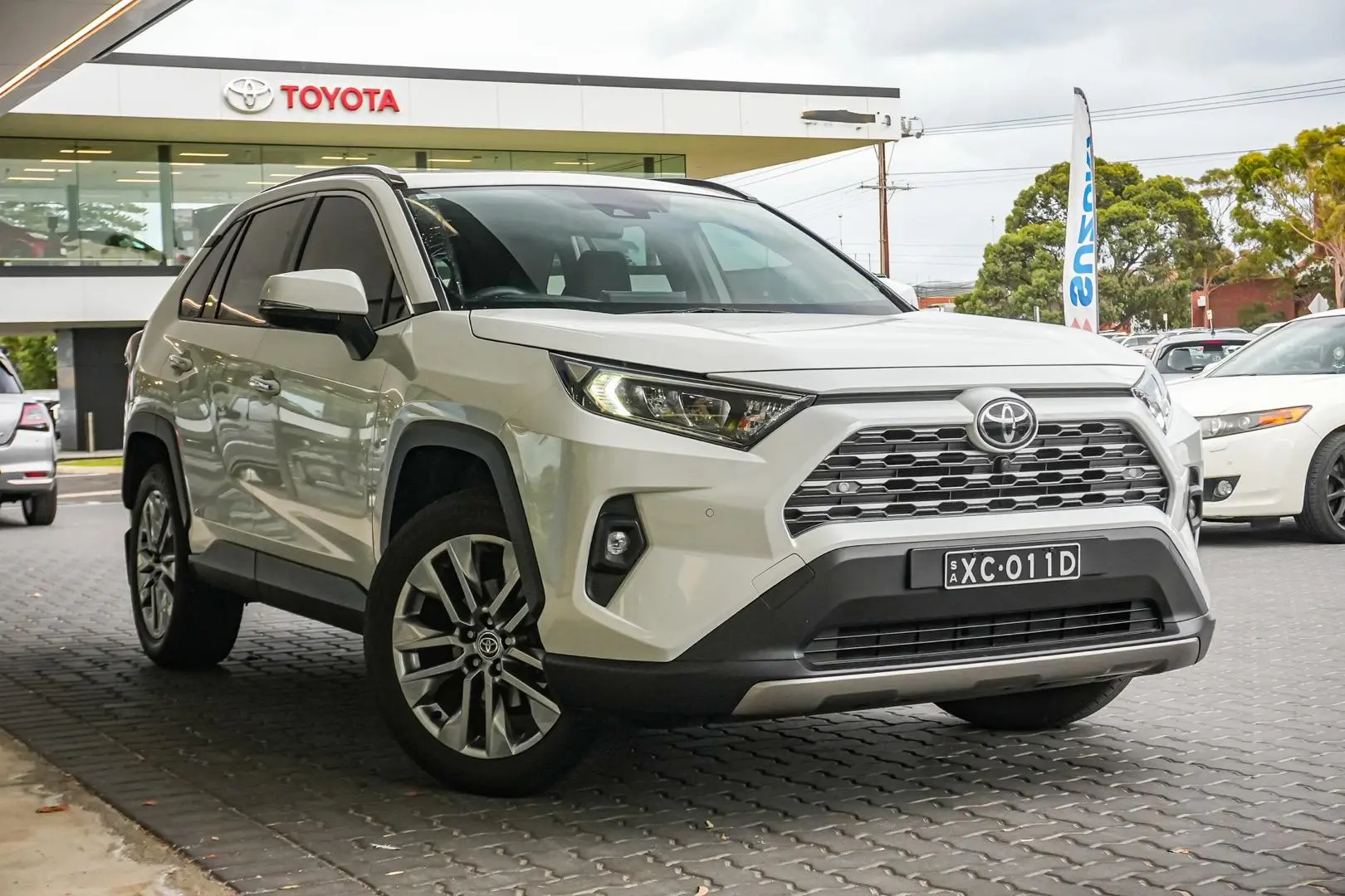 2022 Toyota RAV4 Gallery Image 2