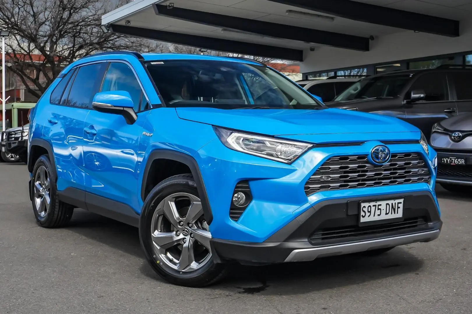2020 Toyota RAV4 Gallery Image 2