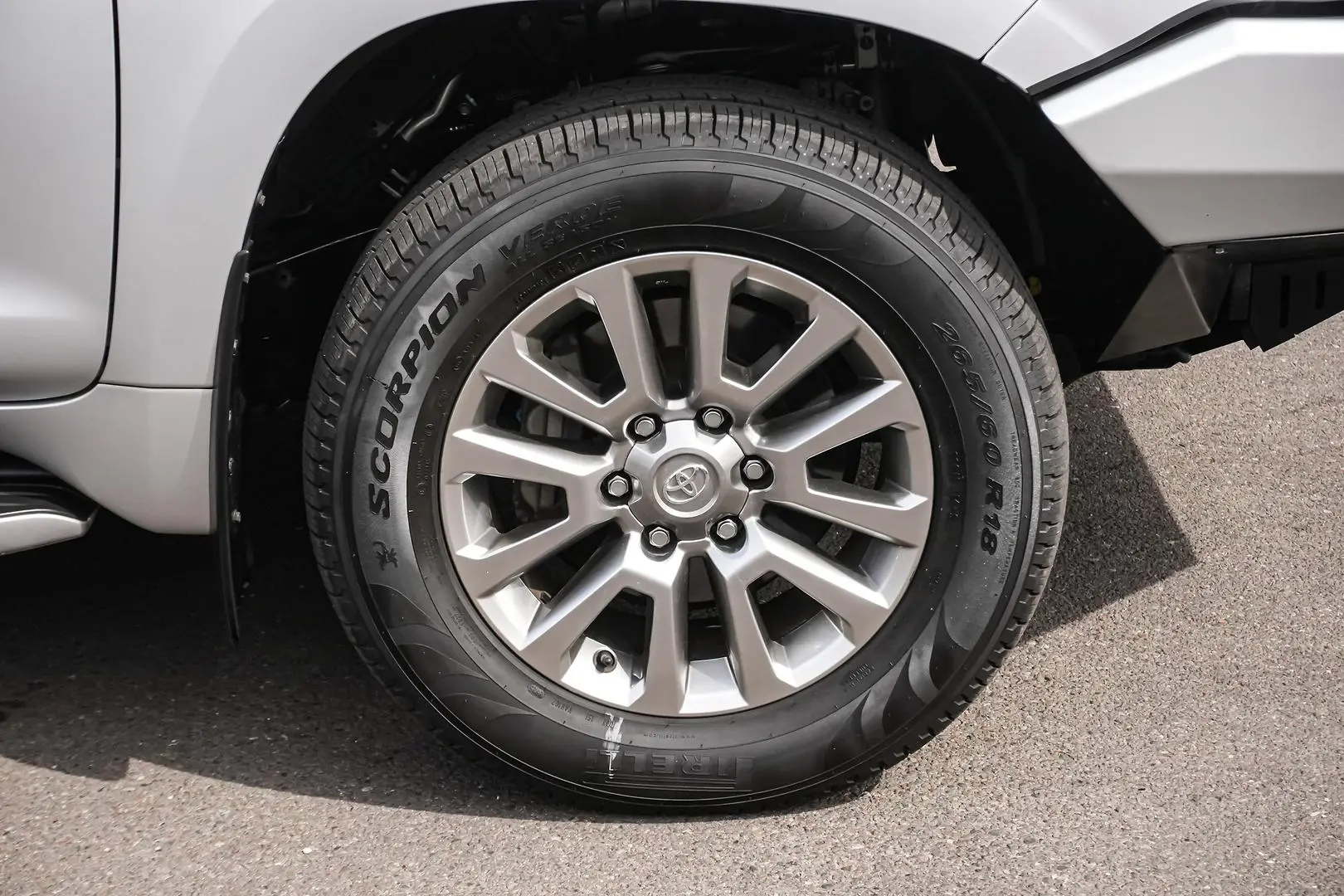 2017 Toyota Landcruiser Prado Gallery Image 10