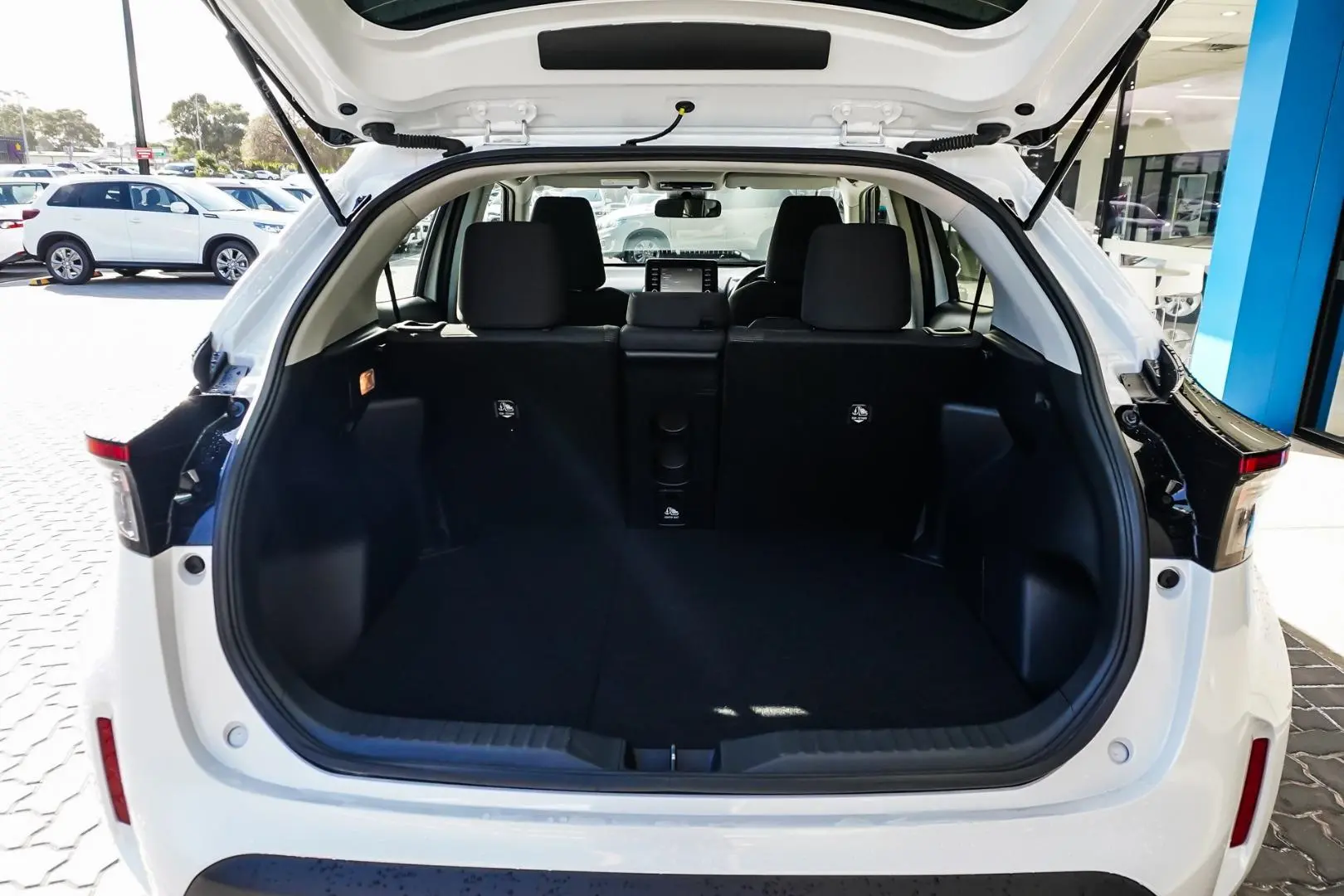 2023 Toyota Yaris Cross Gallery Image 10