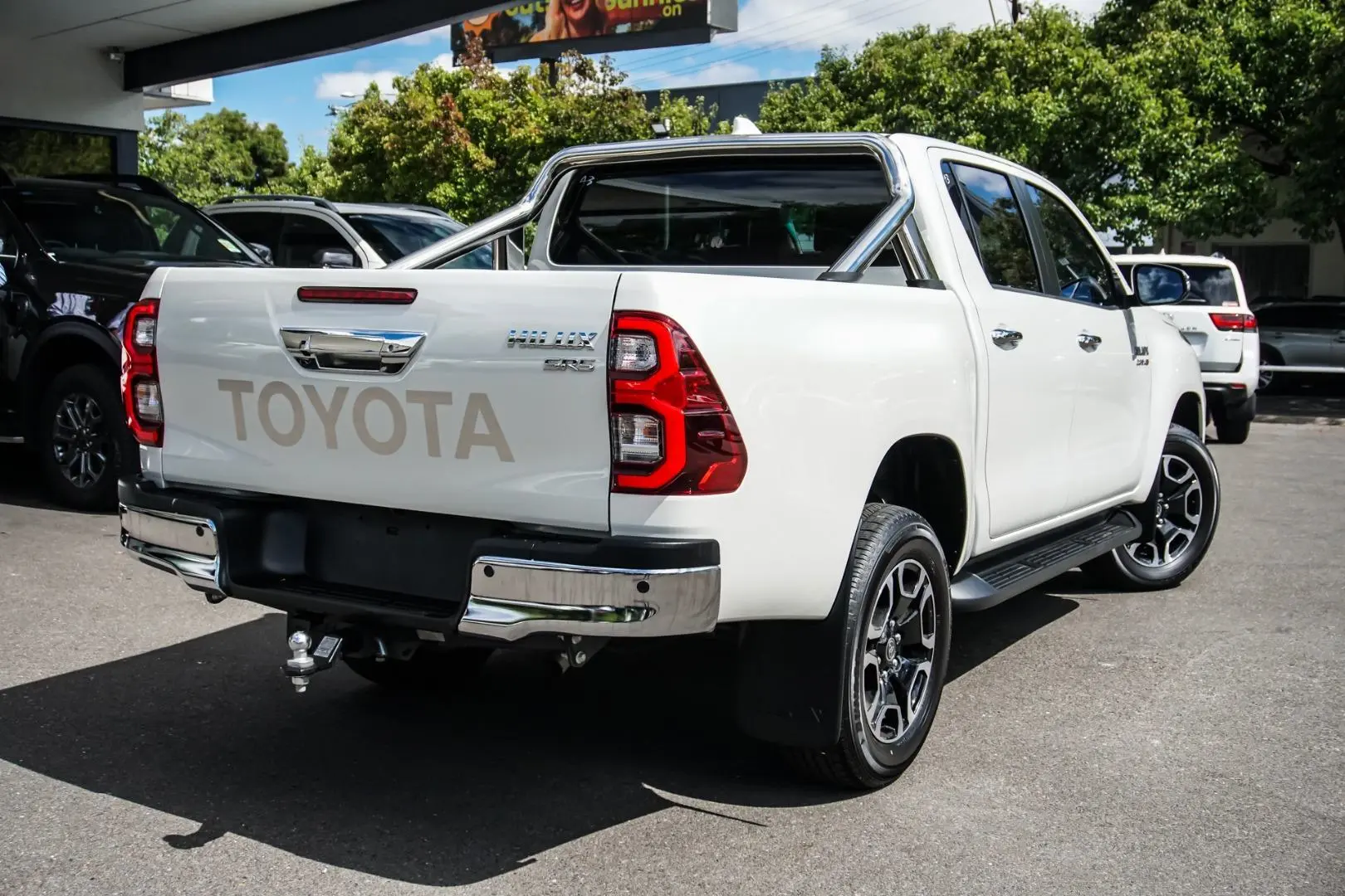 2022 Toyota Hilux Gallery Image 2