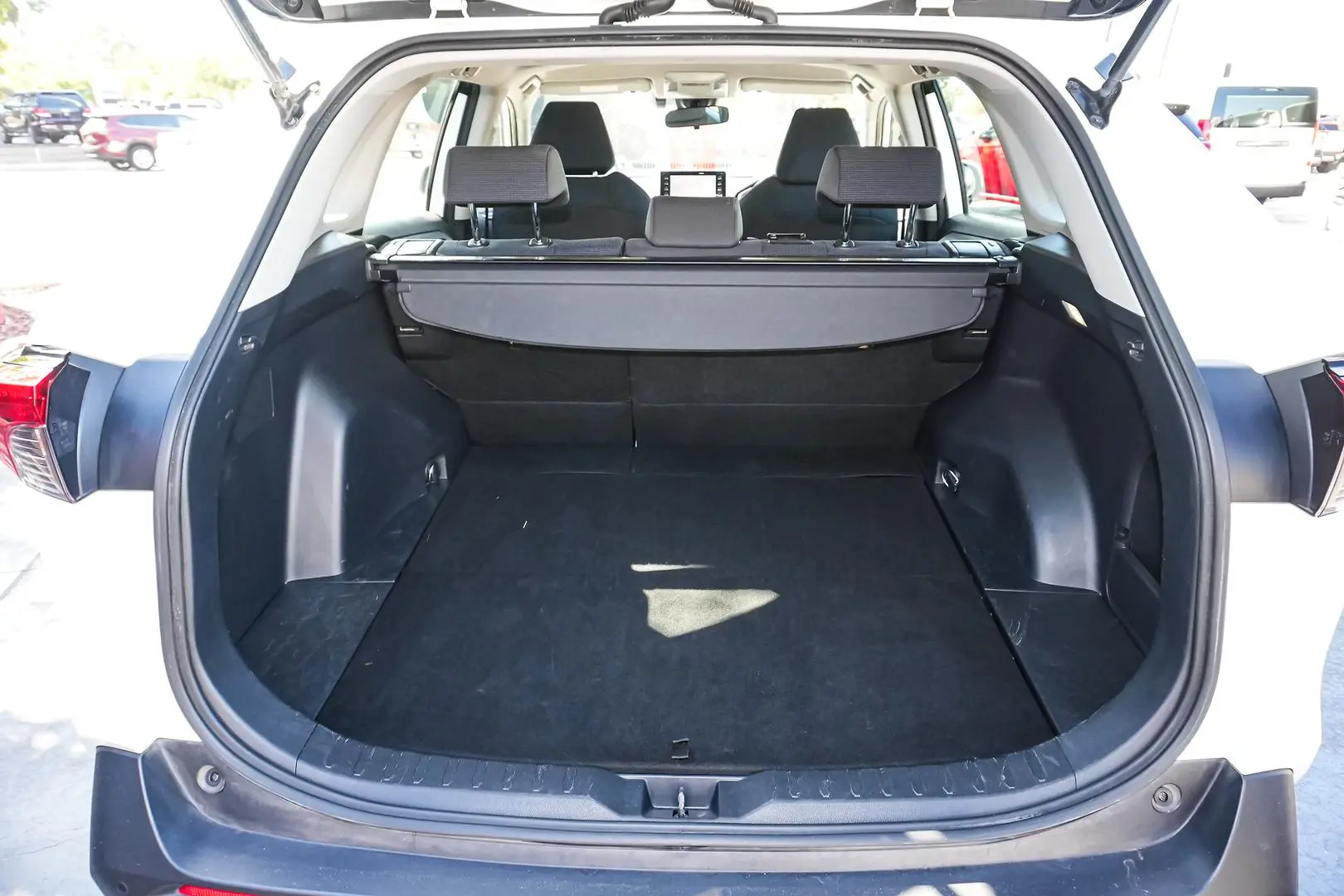 2022 Toyota RAV4 Gallery Image 13