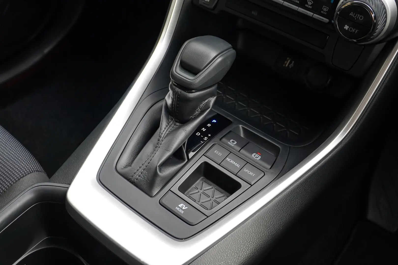 2024 Toyota RAV4 Gallery Image 18