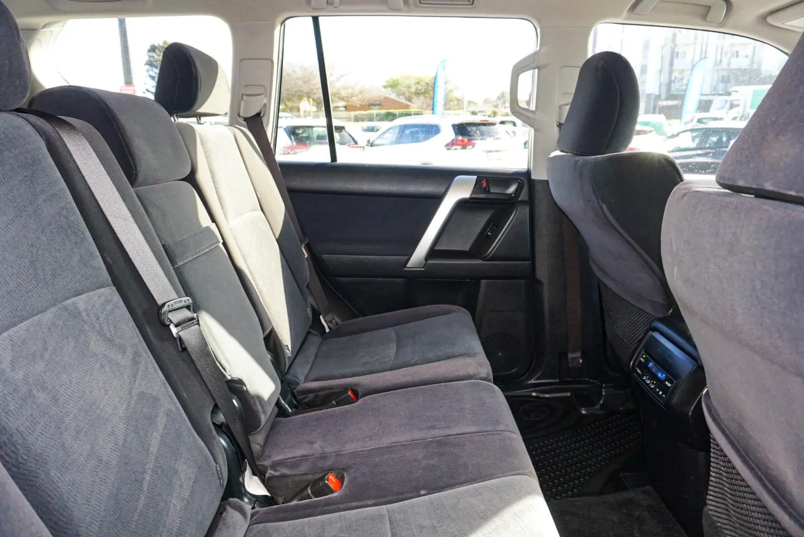 2021 Toyota Landcruiser Prado Gallery Image 9