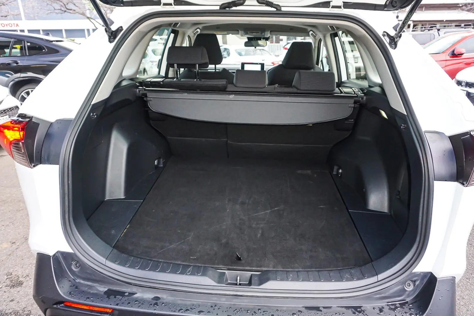 2024 Toyota RAV4 Gallery Image 13