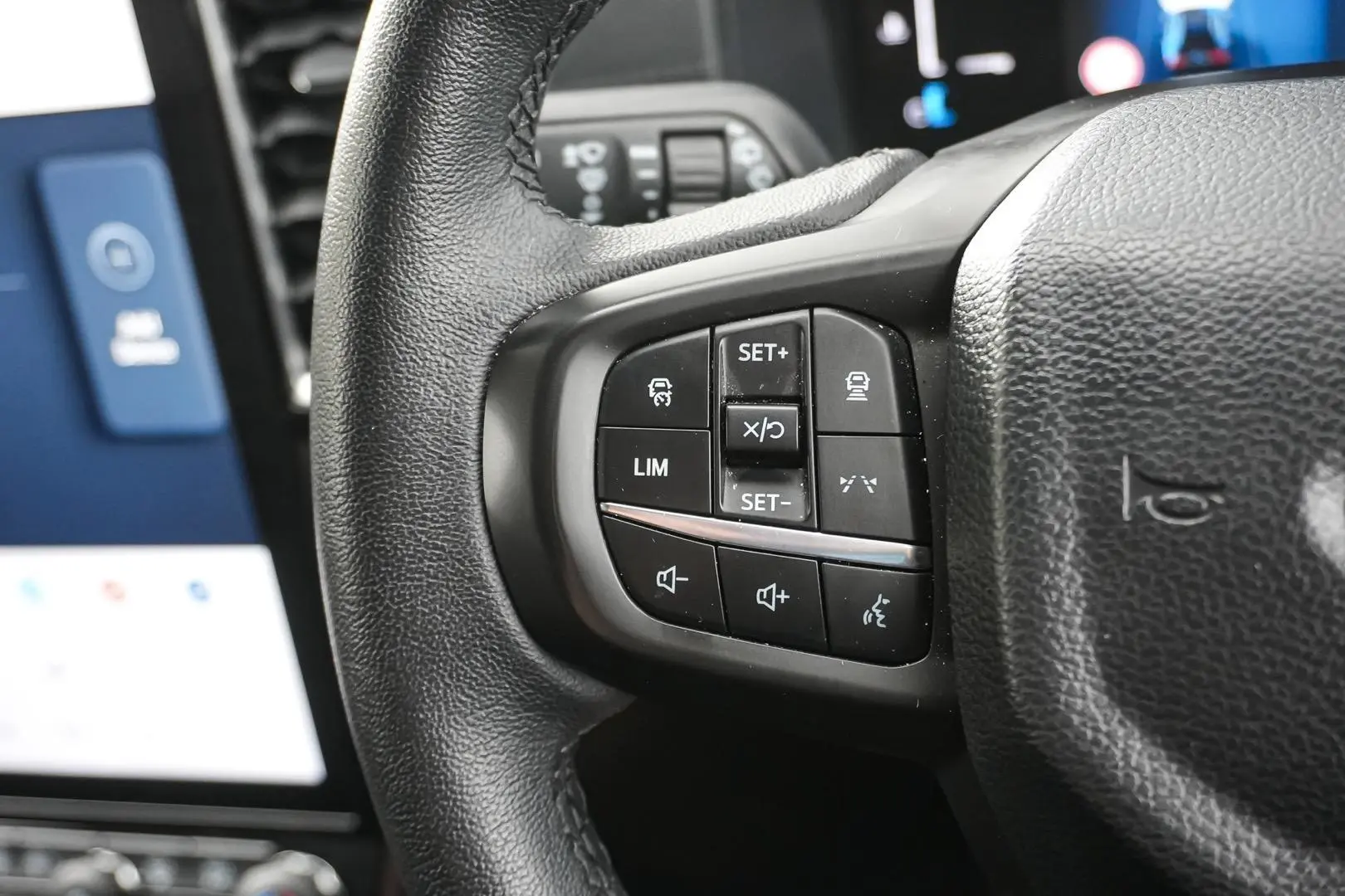 2024 Ford Everest Gallery Image 19