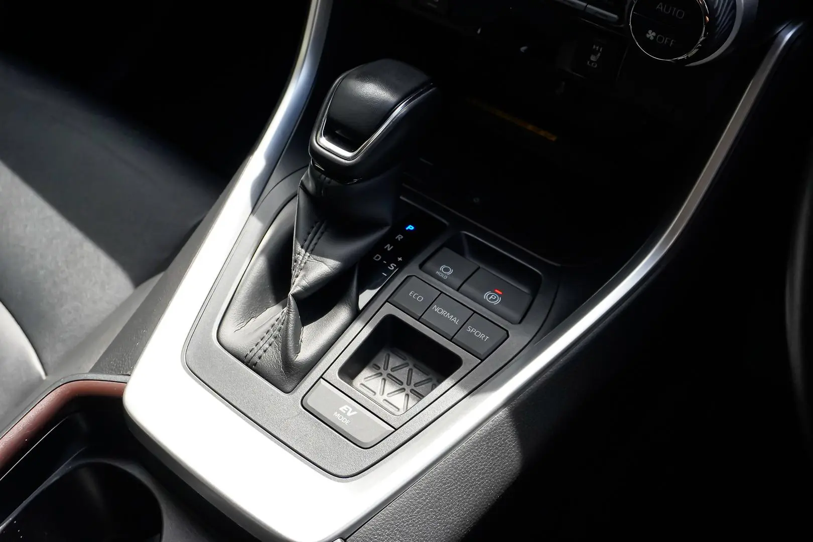 2021 Toyota RAV4 Gallery Image 18