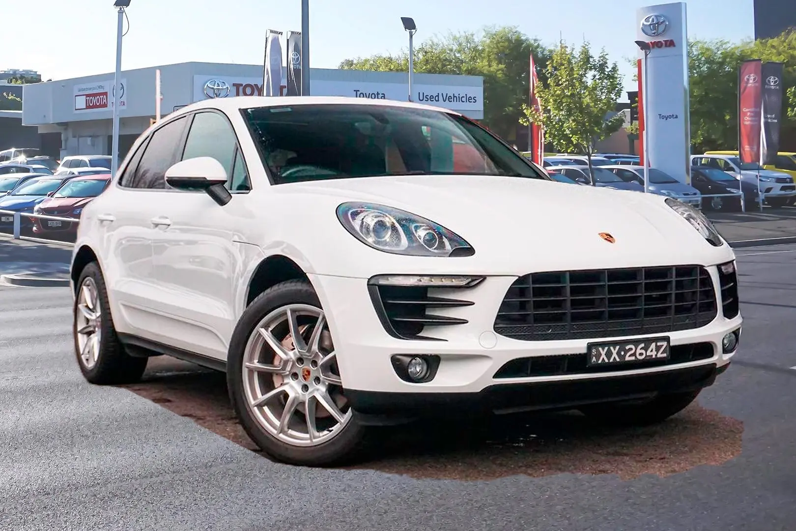 2015 Porsche Macan Image 1